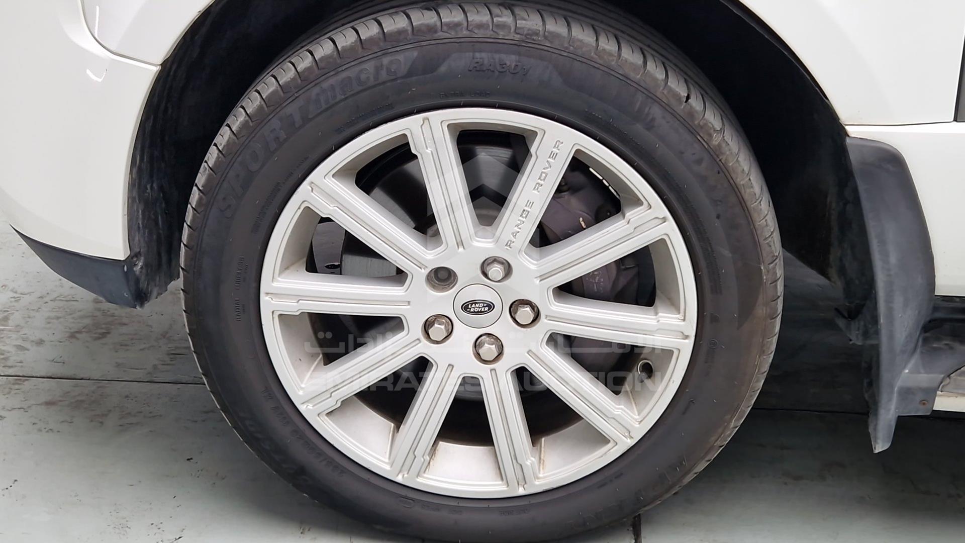 2011 RANGE ROVER VOGUE VIN: SALLMEME4BA337190