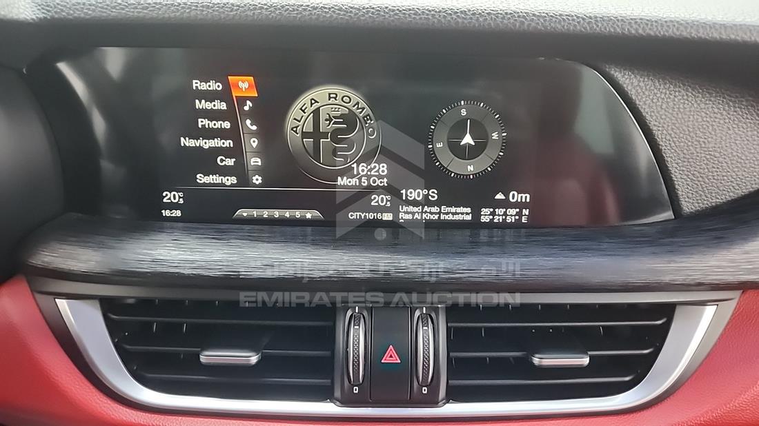 2019 Alfa Romeo Stelvio — Entertainment Systems & Camera Monitor & Navigation — Photo 19