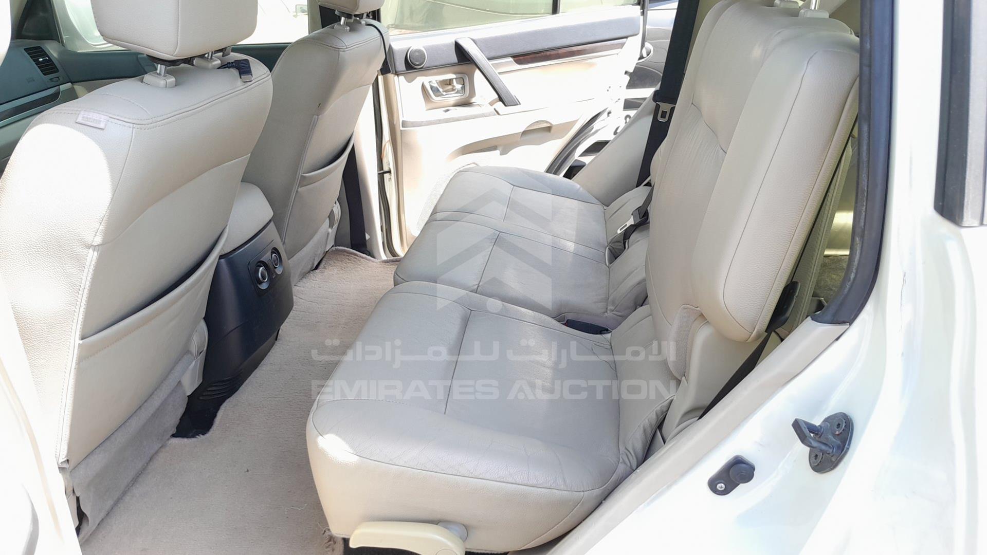 2015 MITSUBISHI PAJERO VIN: JMYLYV95WFJ713366