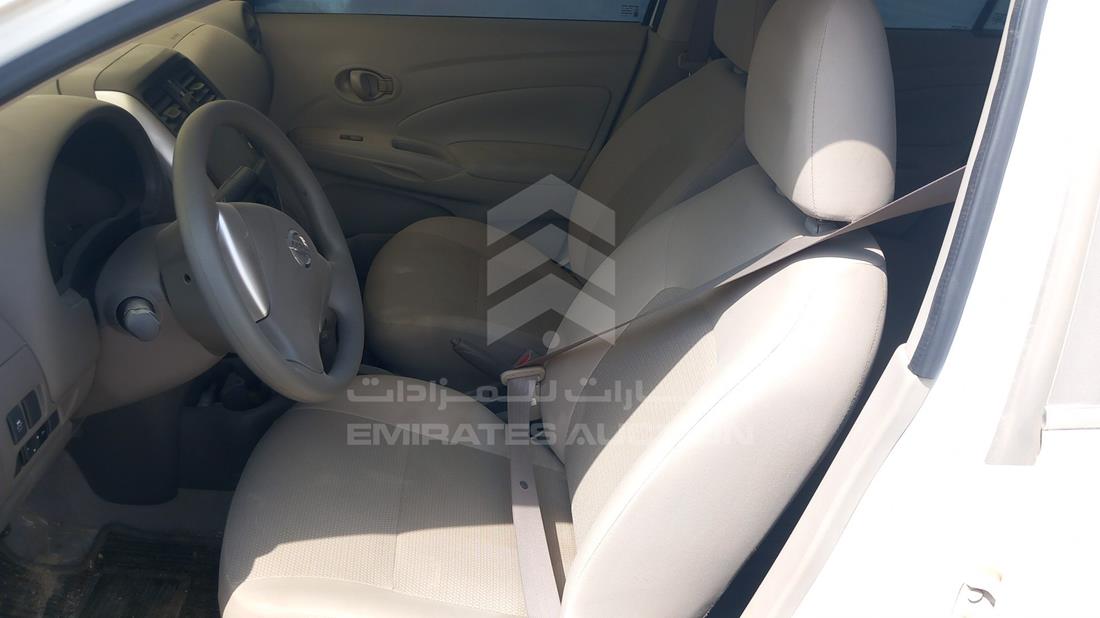 نيسان صني 2024 — زاوية السائق الأمامية اليسرى — صورة 13