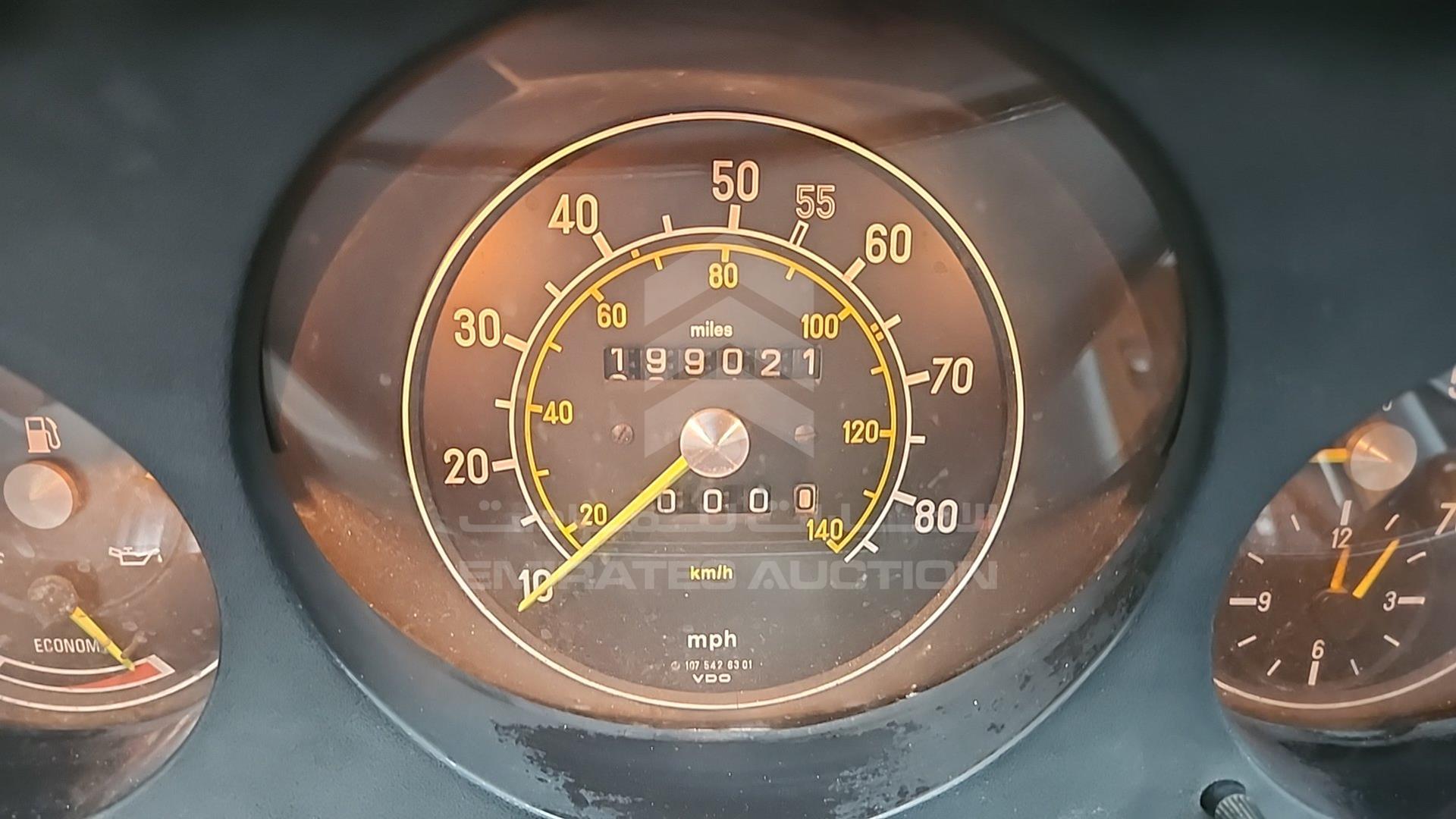 1982 MERCEDES SL 380 VIN: WDBBA45A5CB011405