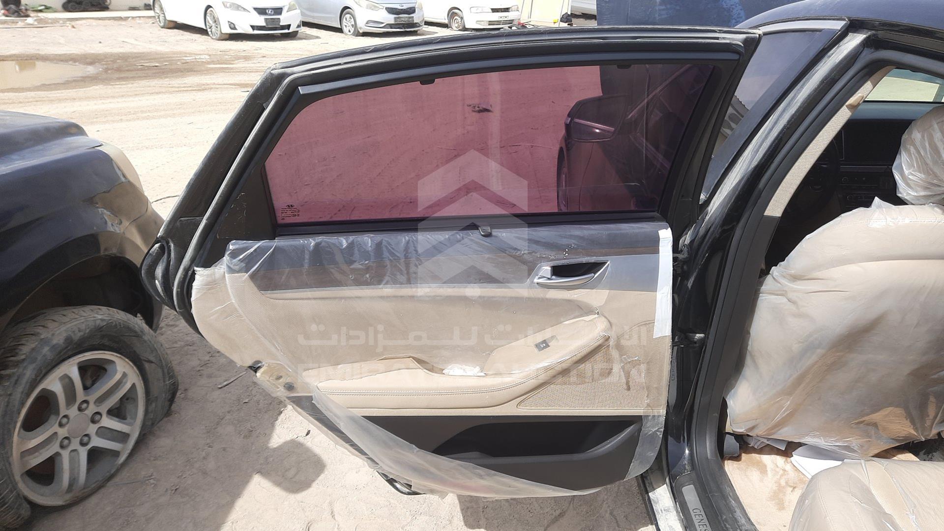2015 HYUNDAI GENESIS VIN: KMHGN41E9FU060387