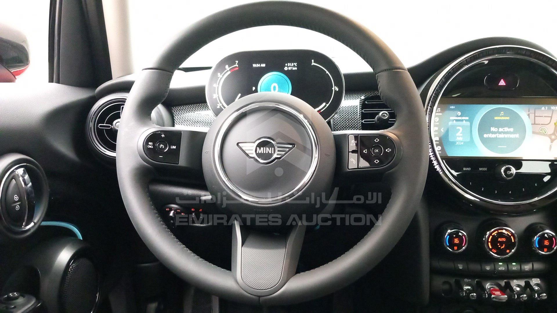 2024 MINI COOPER VIN: WMW31DK06R2V86104