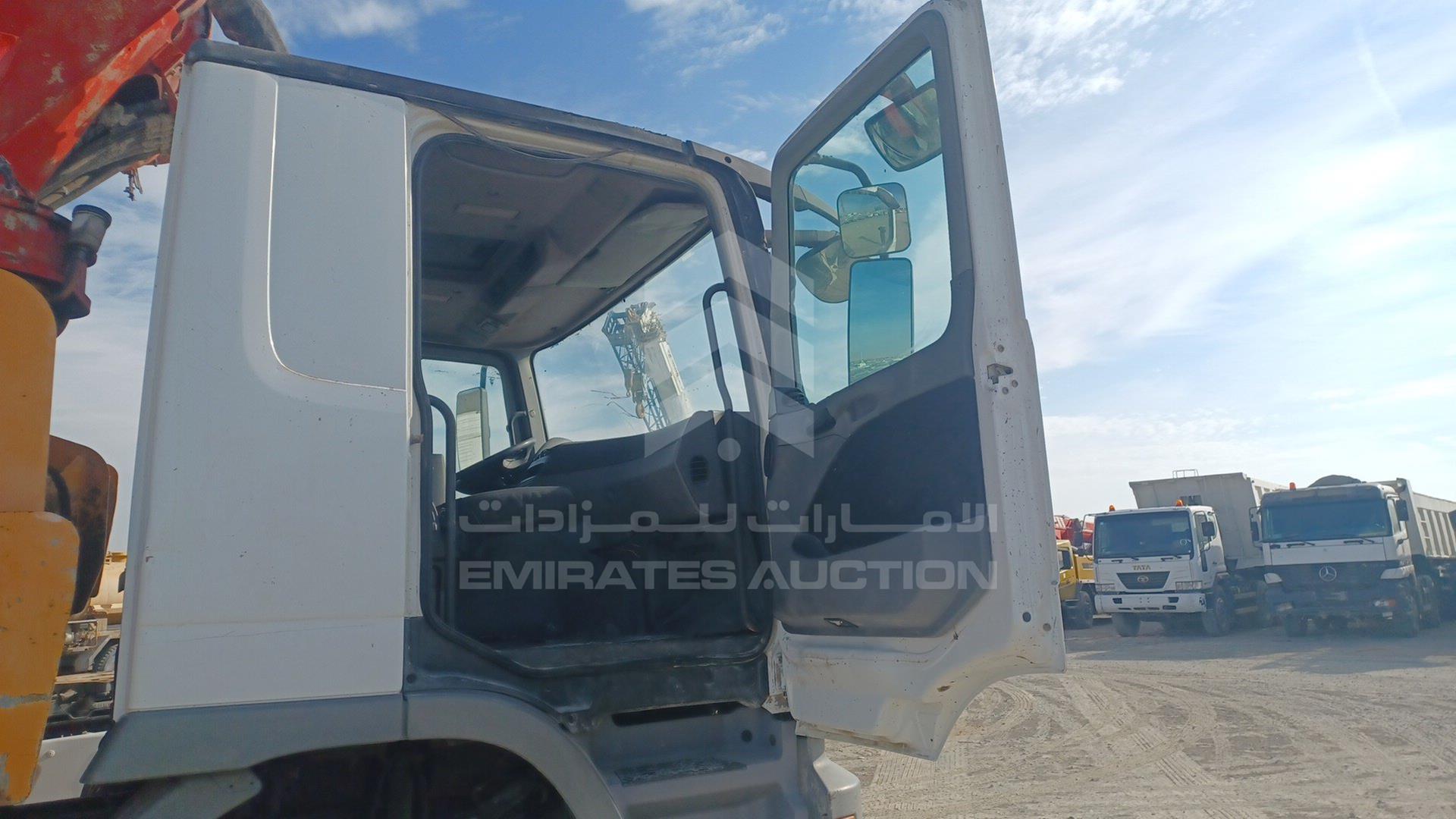 2011 MERCEDES ACTROS VIN: WDAKHCAA0BL590781