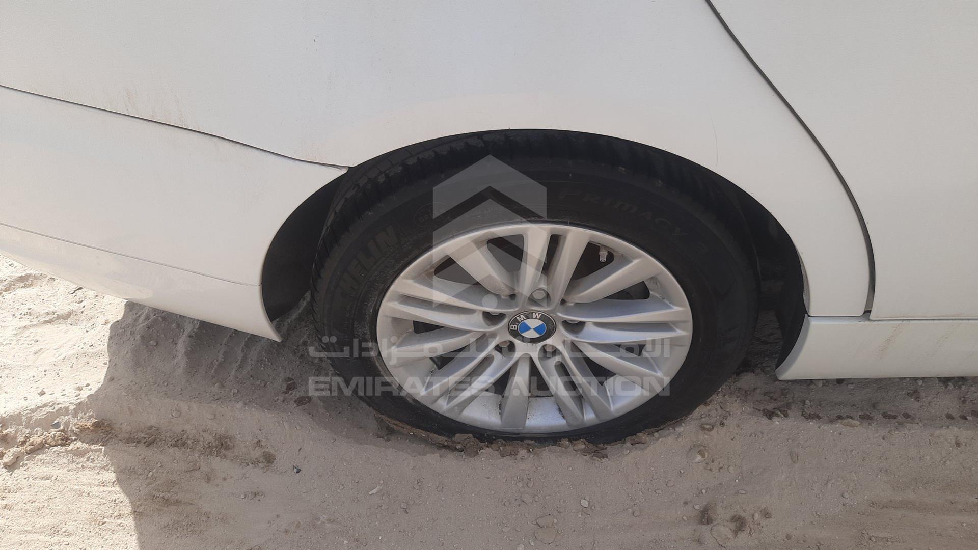 2010 BMW 320I VIN: WBAPG5102AA588434