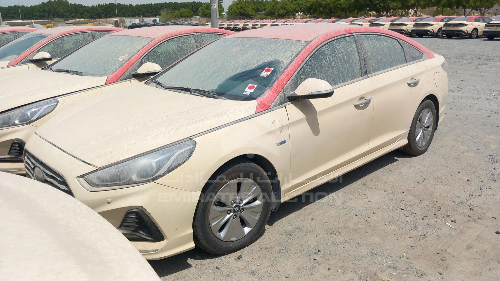 2018 HYUNDAI SONATA VIN: KMHE24130JA082089
