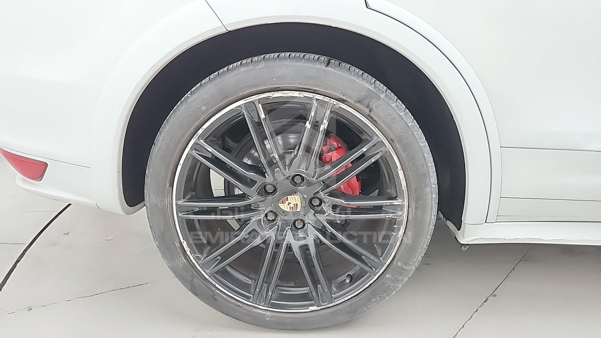 2013 PORSCHE CAYENNE GTS VIN: WP1ZZZ92ZDLA45314