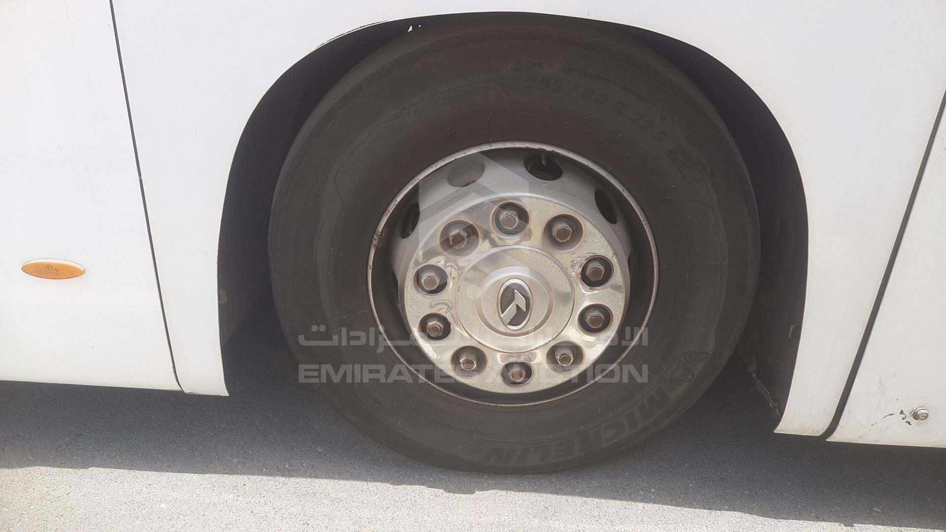 2015 KING LONG BUS VIN: LA6A1KBM2FB400223