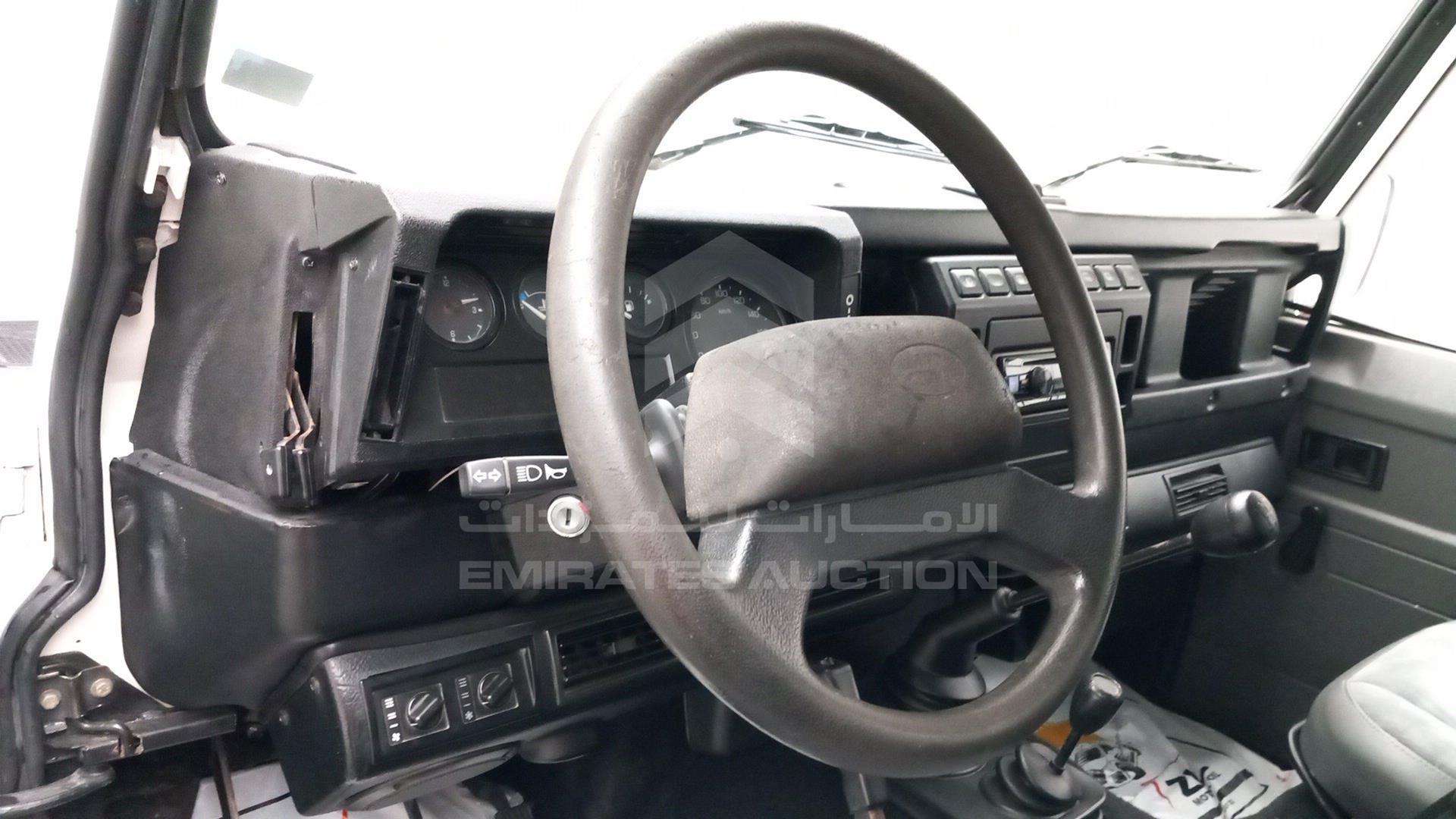 2002 LAND ROVER --- VIN: SALLDHM582A640497