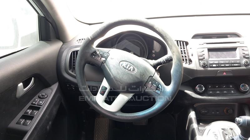 U5YPB81A5FL528920 Auction: EmiratesAuction Lot: 404941 U5YPB81A5FL528920 Kia Sportage 2015 WHITE Photo 14