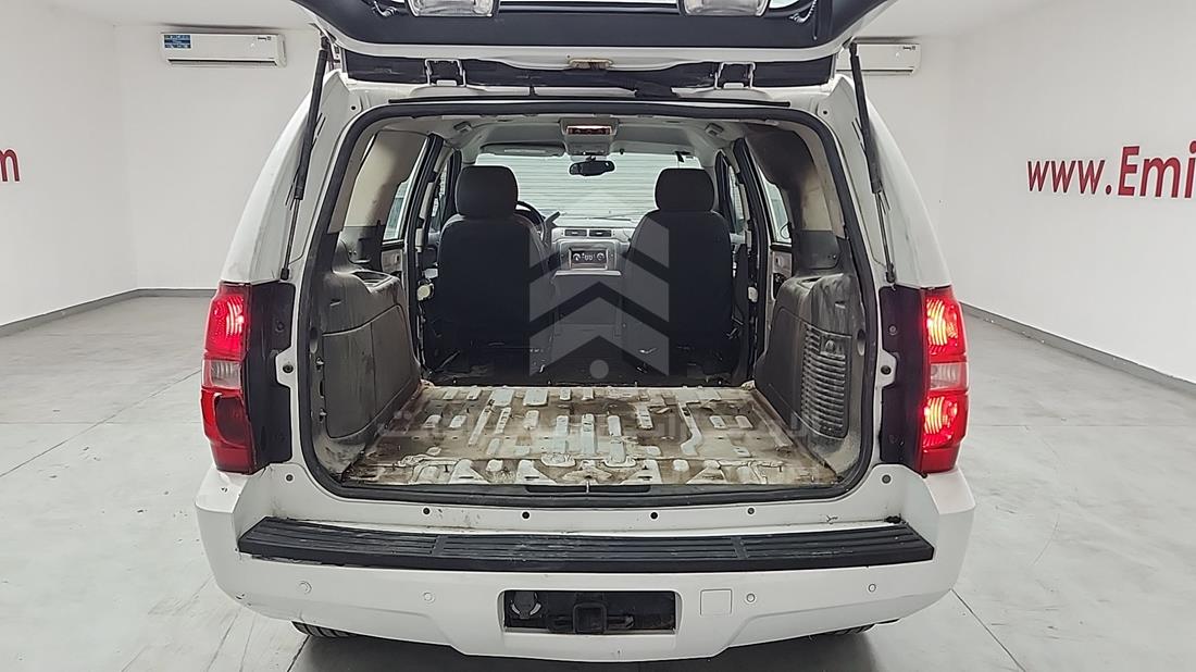 2008 Chevrolet Tahoe — Trunk Interior View — Photo 20