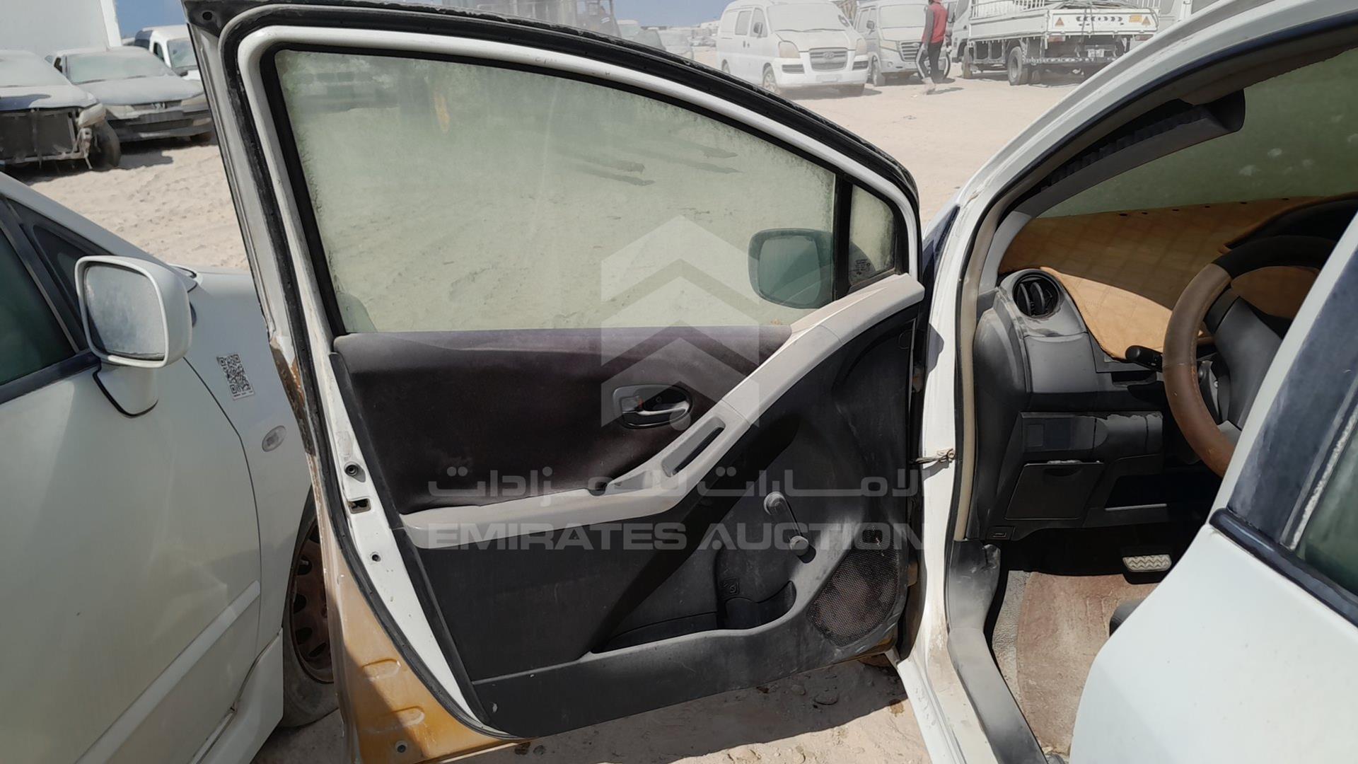 2007 TOYOTA YARIS VIN: JTDKW923375043053