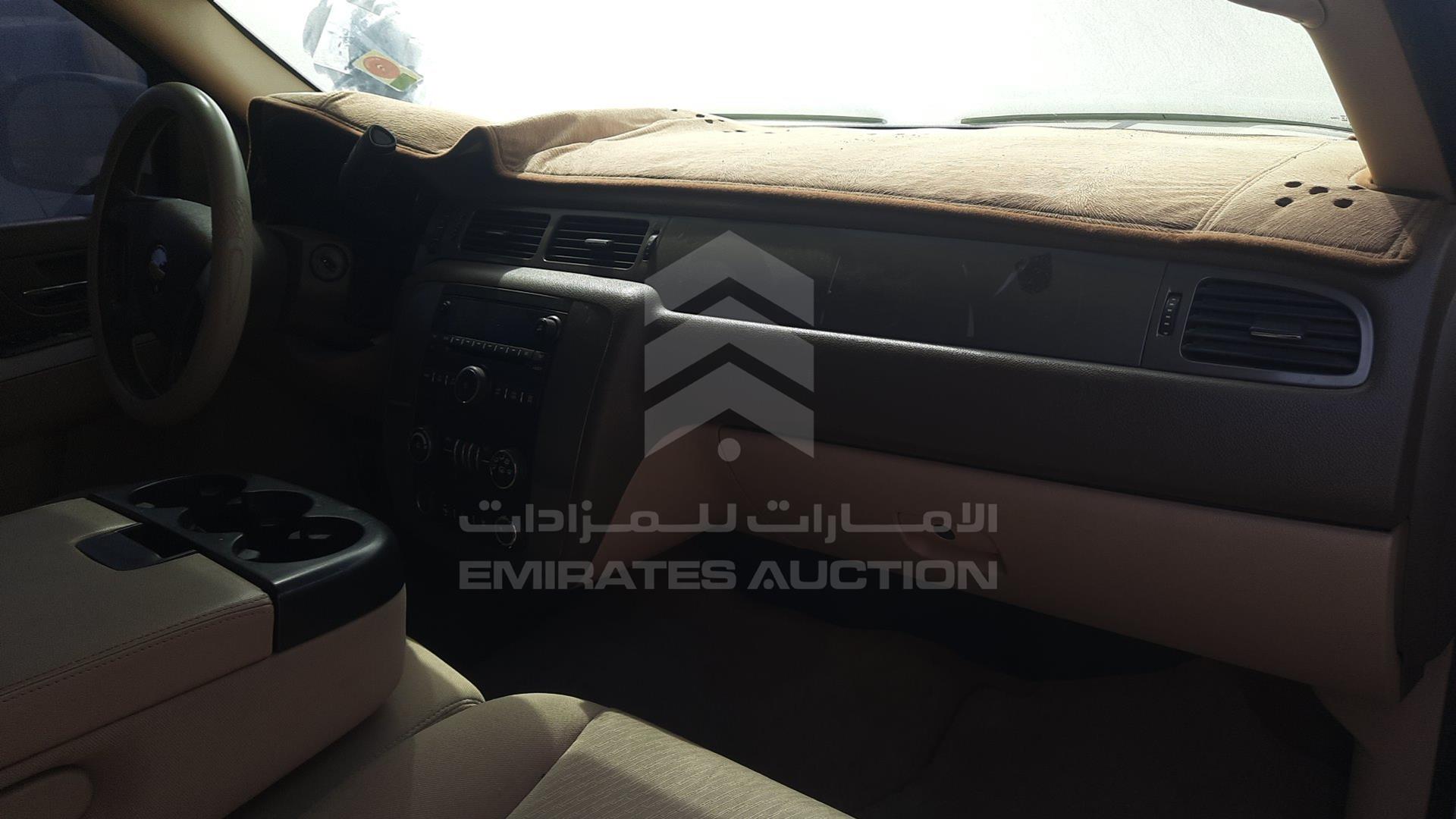 2010 CHEVROLET TAHOE VIN: 1GNUKAE02AR264285