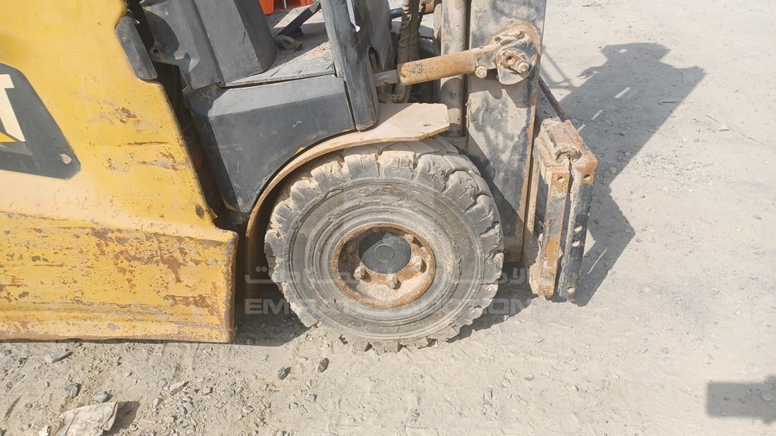 2016 Caterpillar — Front Right Tyre — Photo 24