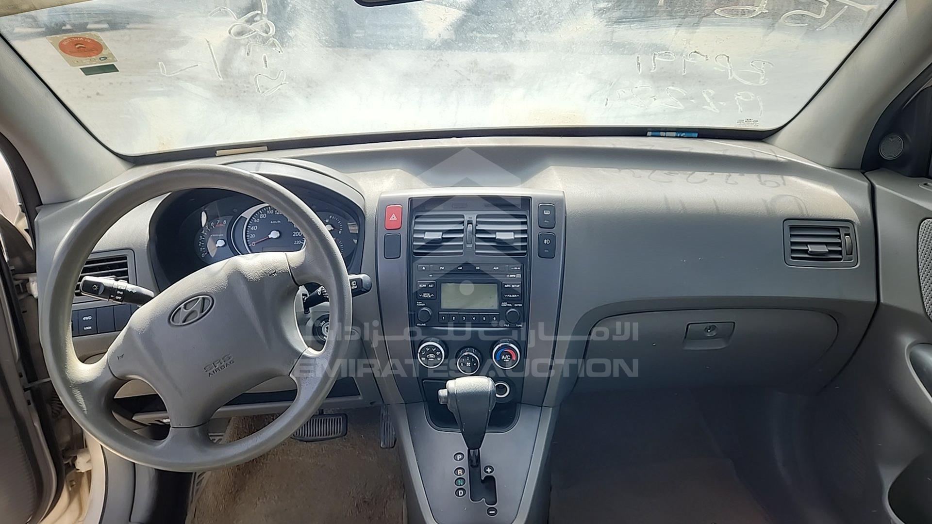 2008 HYUNDAI TUCSON VIN: KMHJM81B88U874779