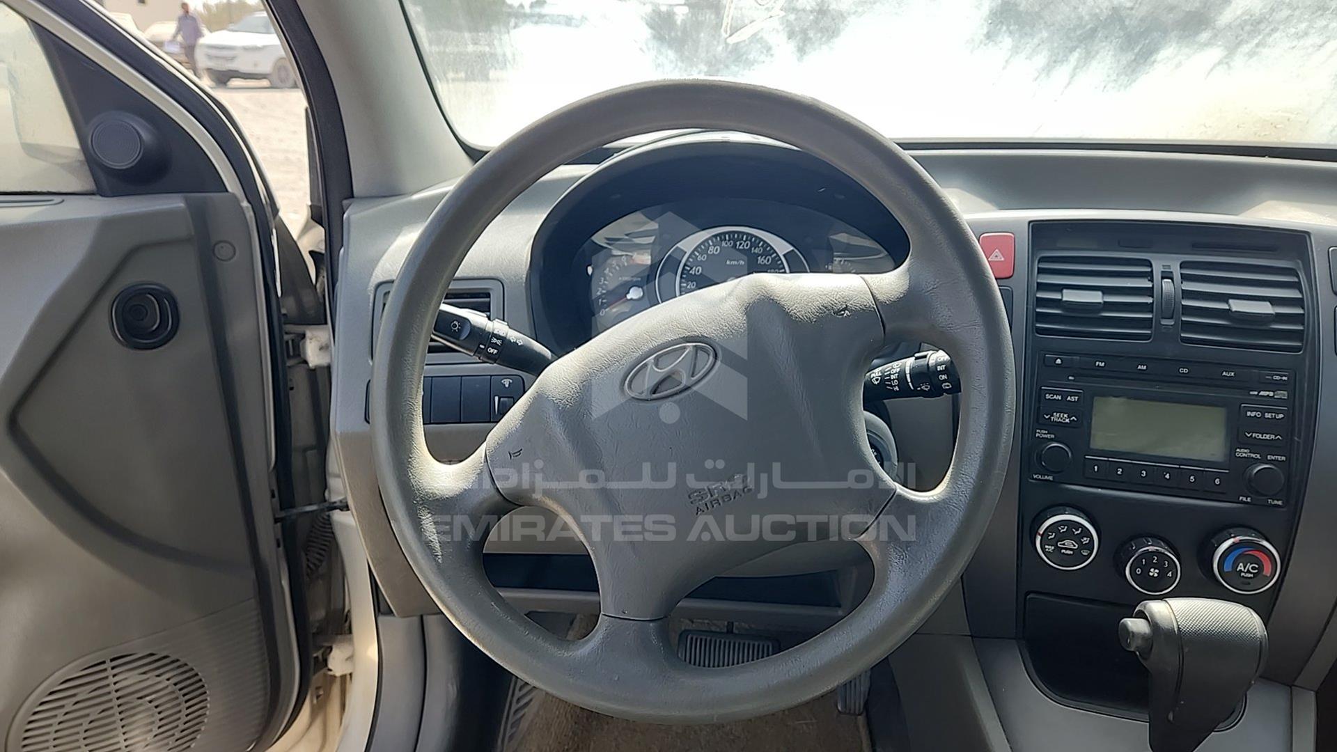 2008 HYUNDAI TUCSON VIN: KMHJM81B88U874779