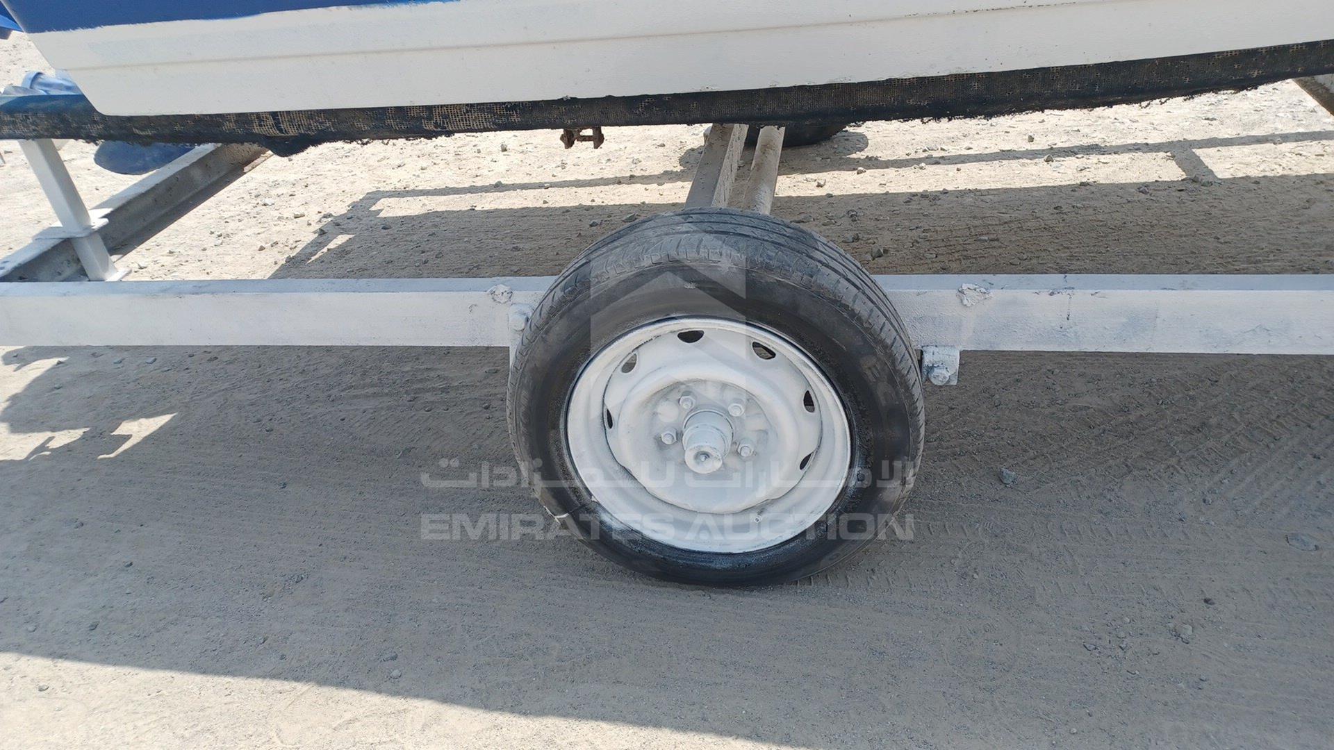 0 BOAT + TROLLEY --- VIN: G03274380