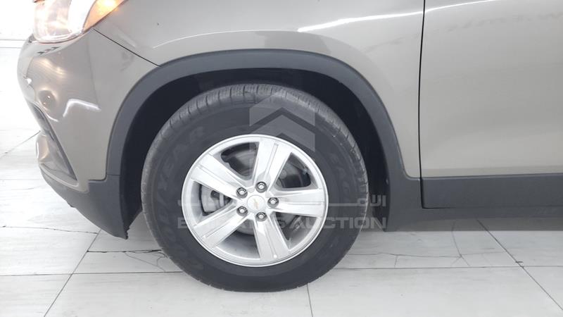 KL7CJKSB3LB353620 Auction: EmiratesAuction Lot: 409549 KL7CJKSB3LB353620 Chevrolet Trax 2020 BROWN Photo 33
