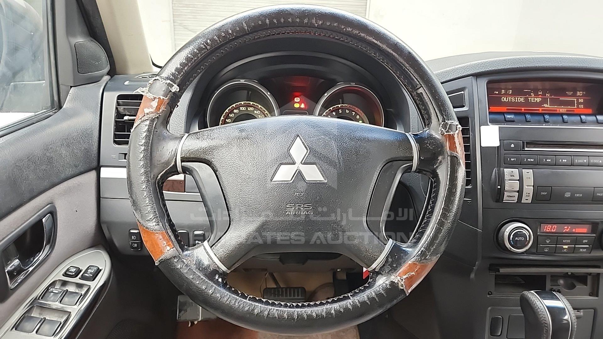 2014 MITSUBISHI PAJERO VIN: JMYLRV95WEJ717770