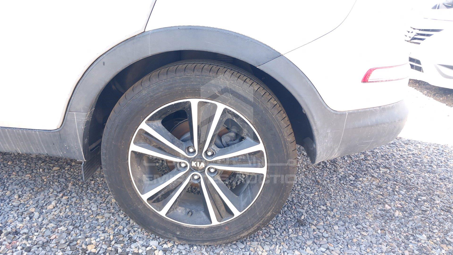 2016 KIA SPORTAGE VIN: KNAPC8129G7801223