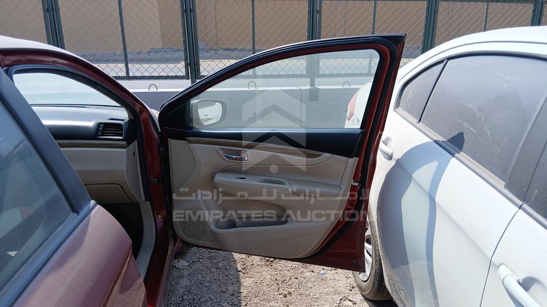 سوزوكي سياز 2023 — الباب الأمامي الأيمن — صورة 28