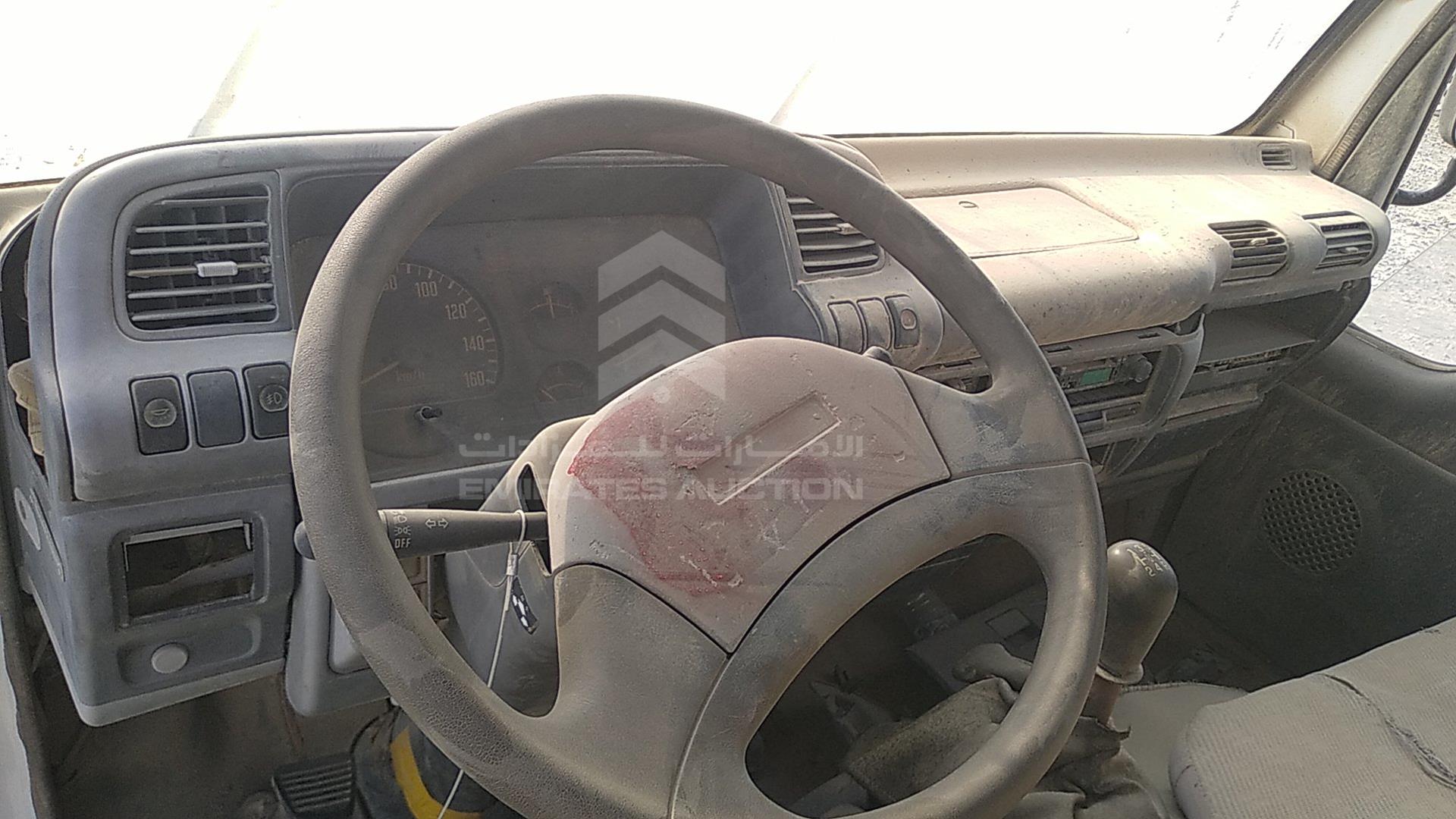 2010 ISUZU NKR VIN: LWLNKR8H7AL037000