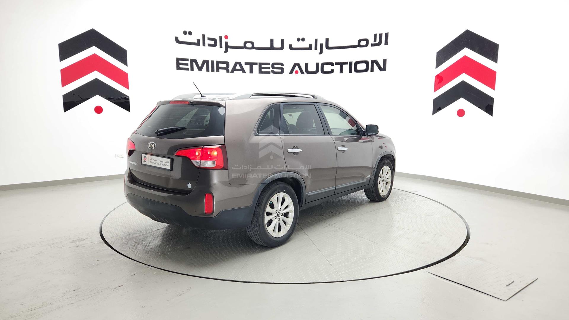 2015 KIA SORENTO VIN: KNAKU8119F5512075