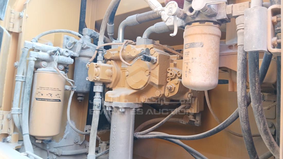 Caterpillar 330DL — Engine Bay — Photo 20