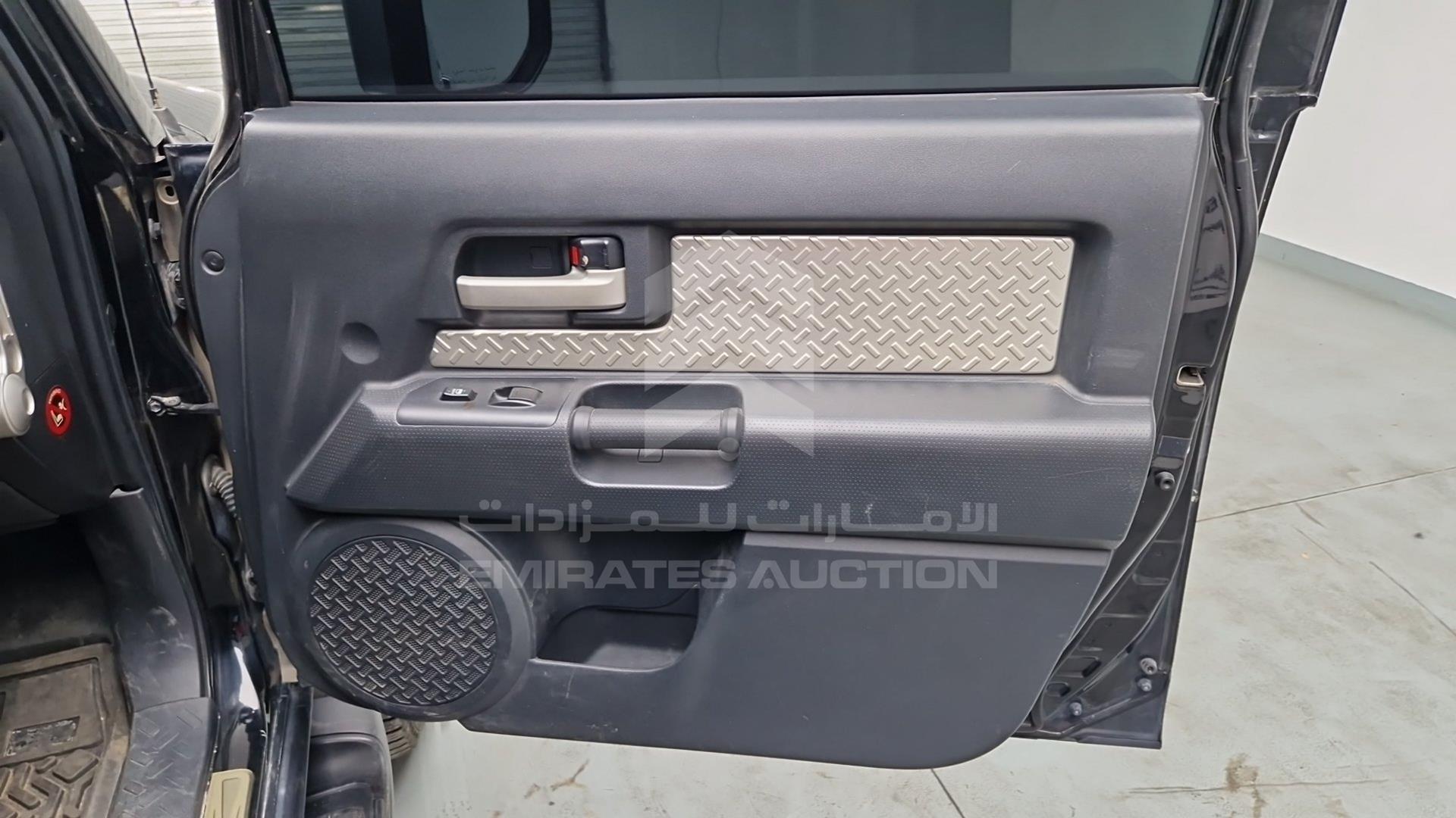 2008 TOYOTA FJ CRUISER VIN: JTEBU11F28K028254