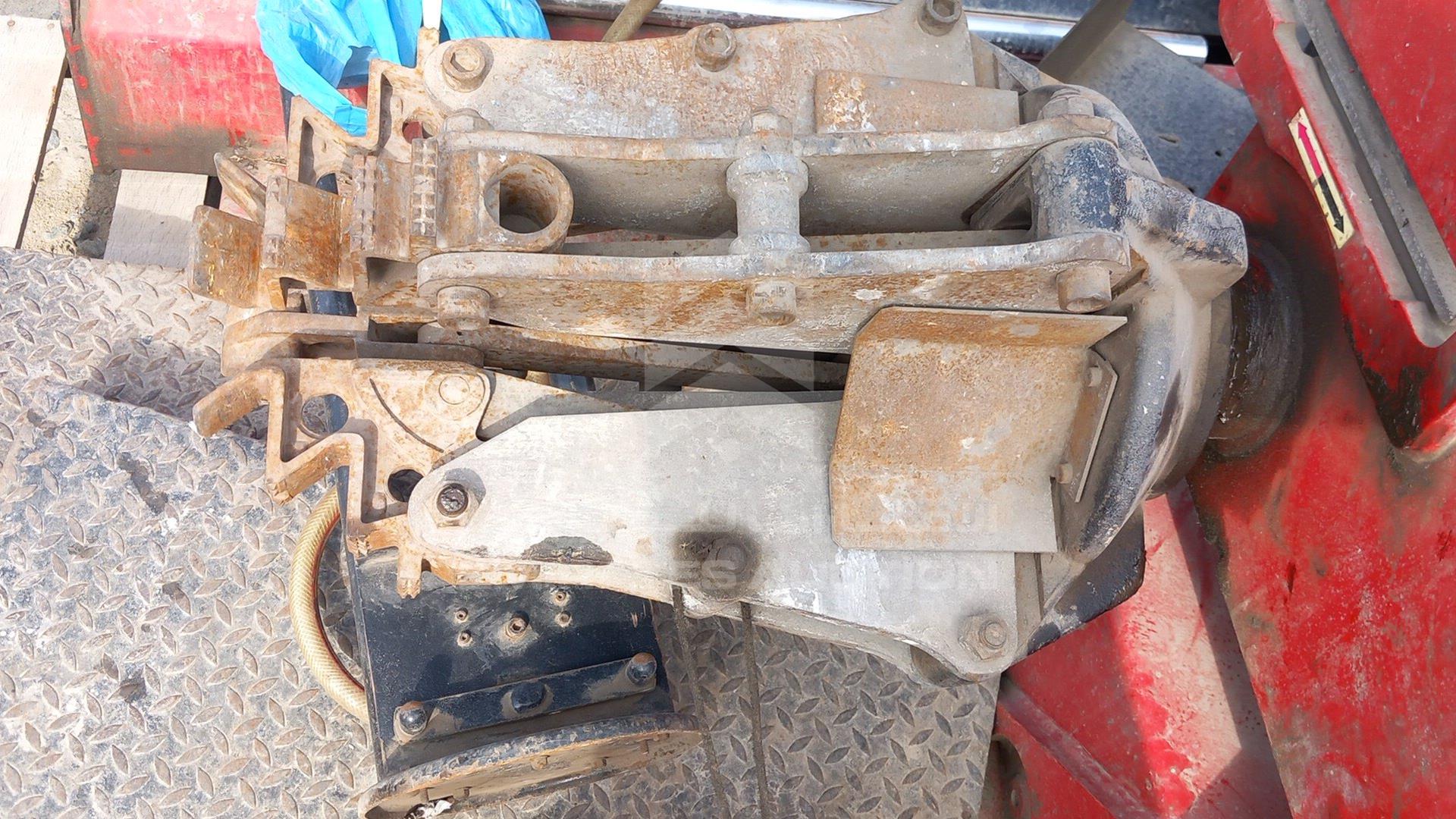 2009 UNDEFINED TIRE EQUIPMENT VIN: P02339