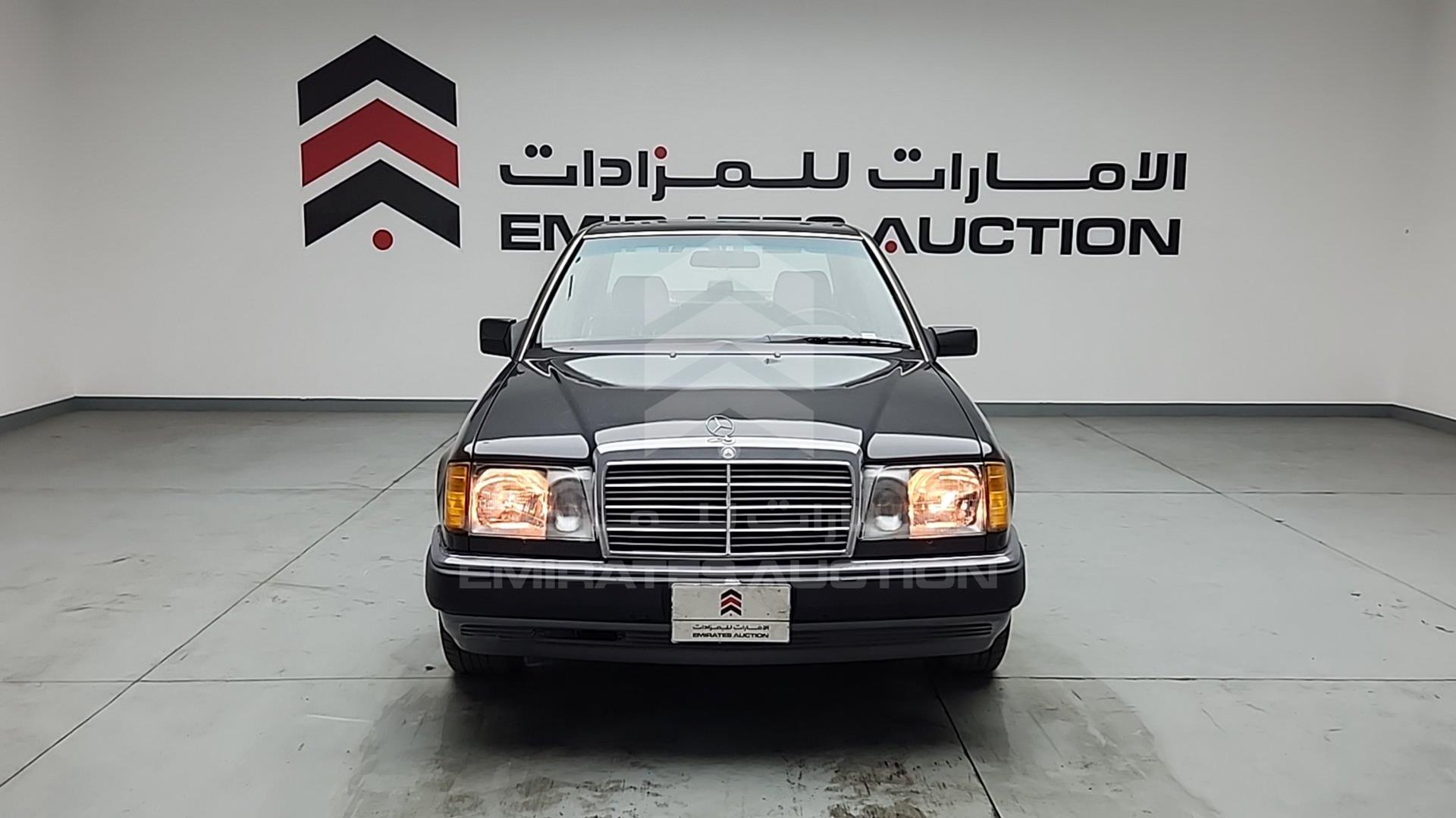 1992 MERCEDES E 300 VIN: WDBED30E0NB671878