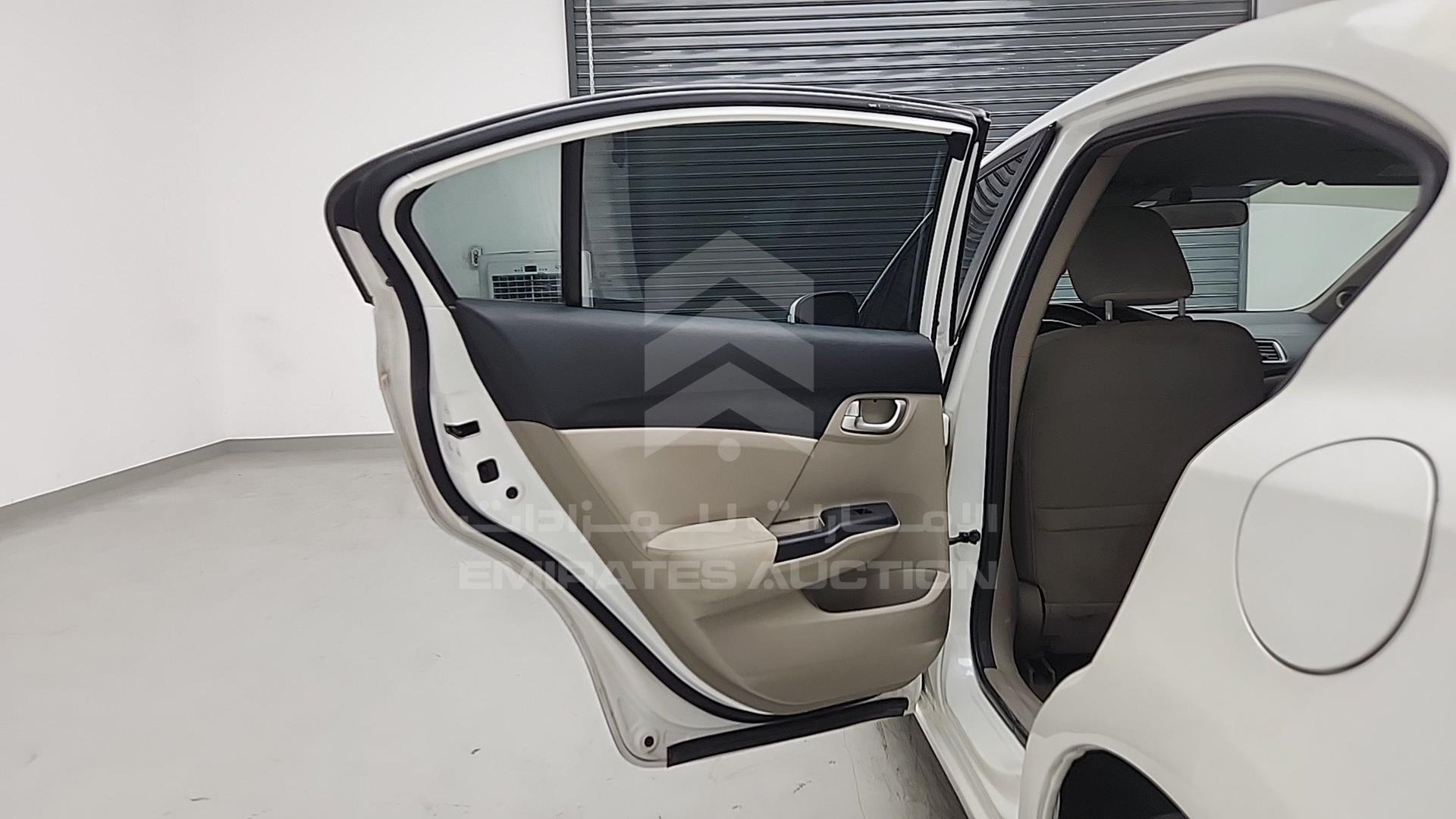2014 HONDA CIVIC VIN: 19XFB2647EE900757