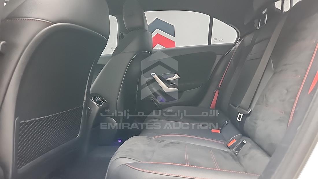 مرسيدس A 35 2020 — زاوية الراكب الخلفي اليسرى — صورة 26