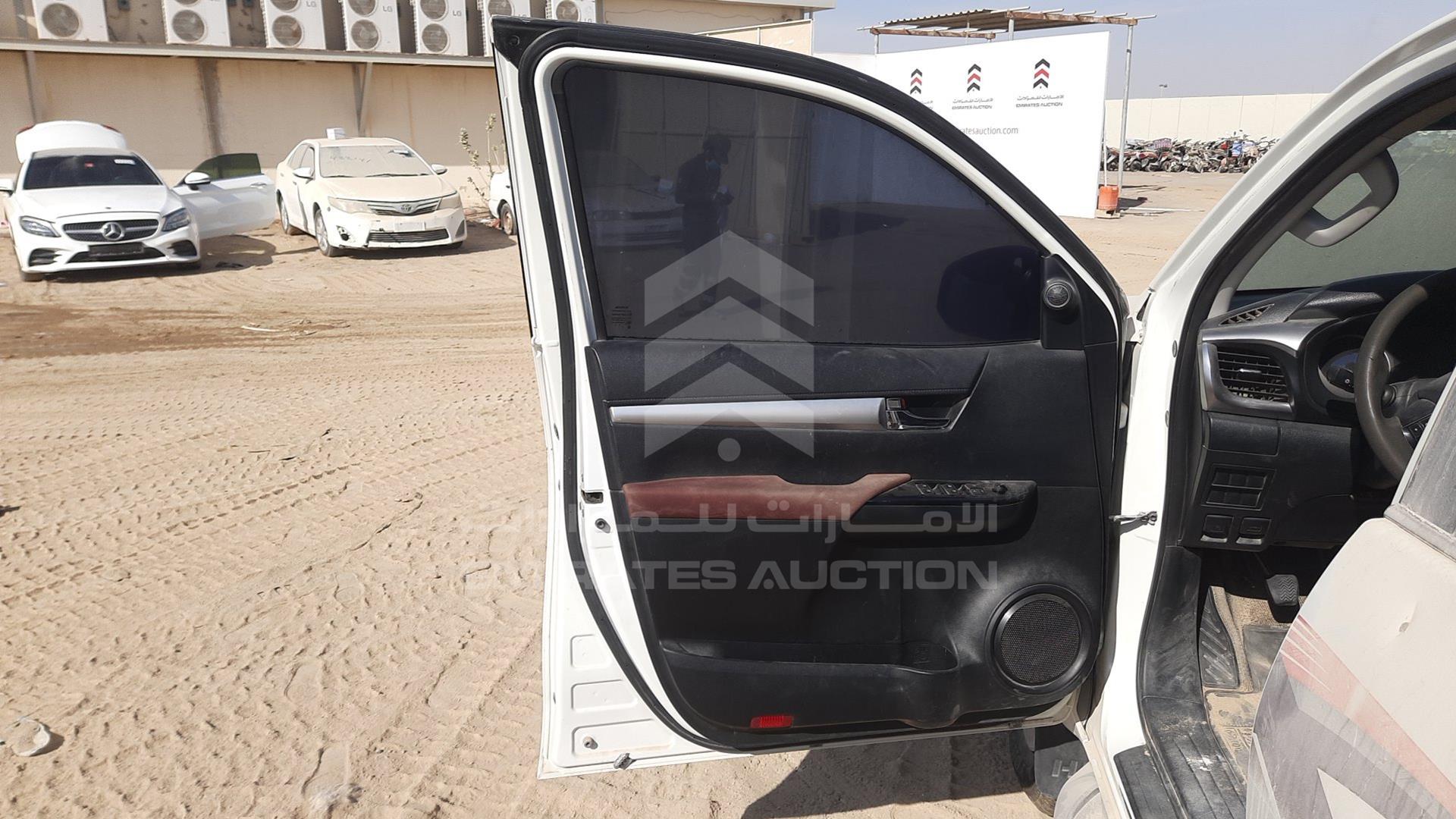2016 TOYOTA HILUX VIN: MR0HX8CD8G1356830