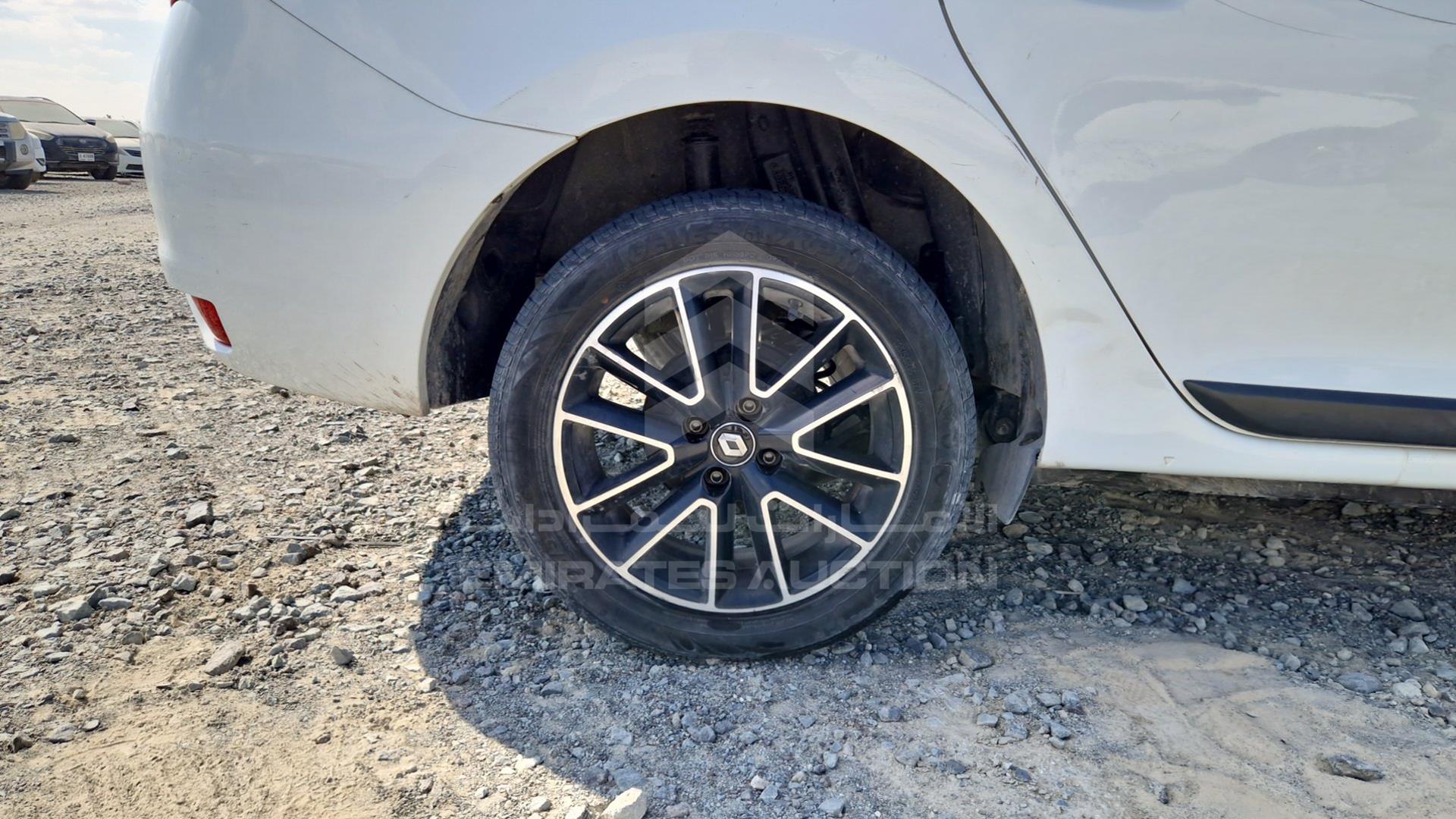 2017 RENAULT SYMBOL VIN: VF14SRAB2HT518524