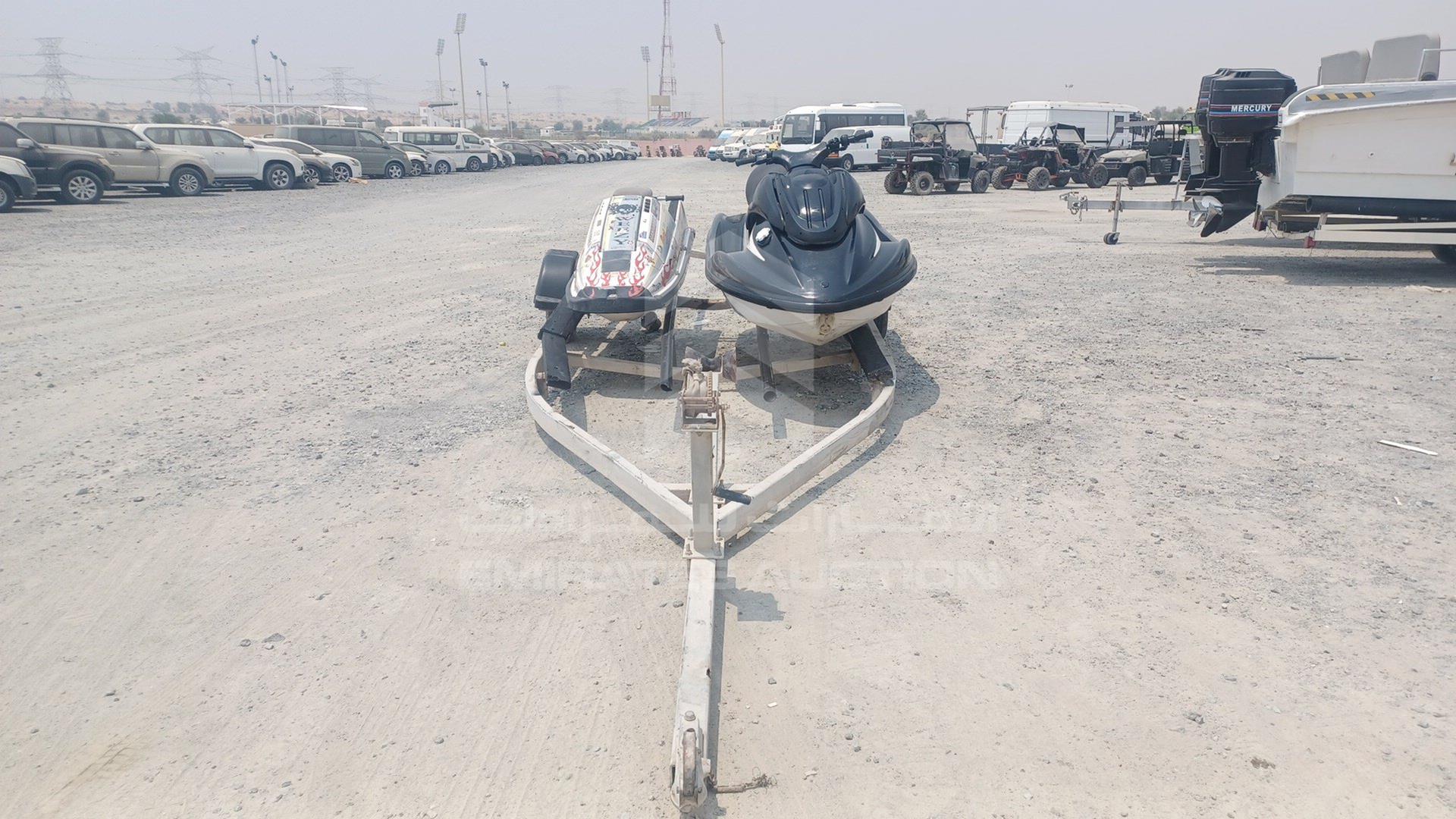 0 JET SKI + TROLLEY YAMAHA VIN: YAMA25711102