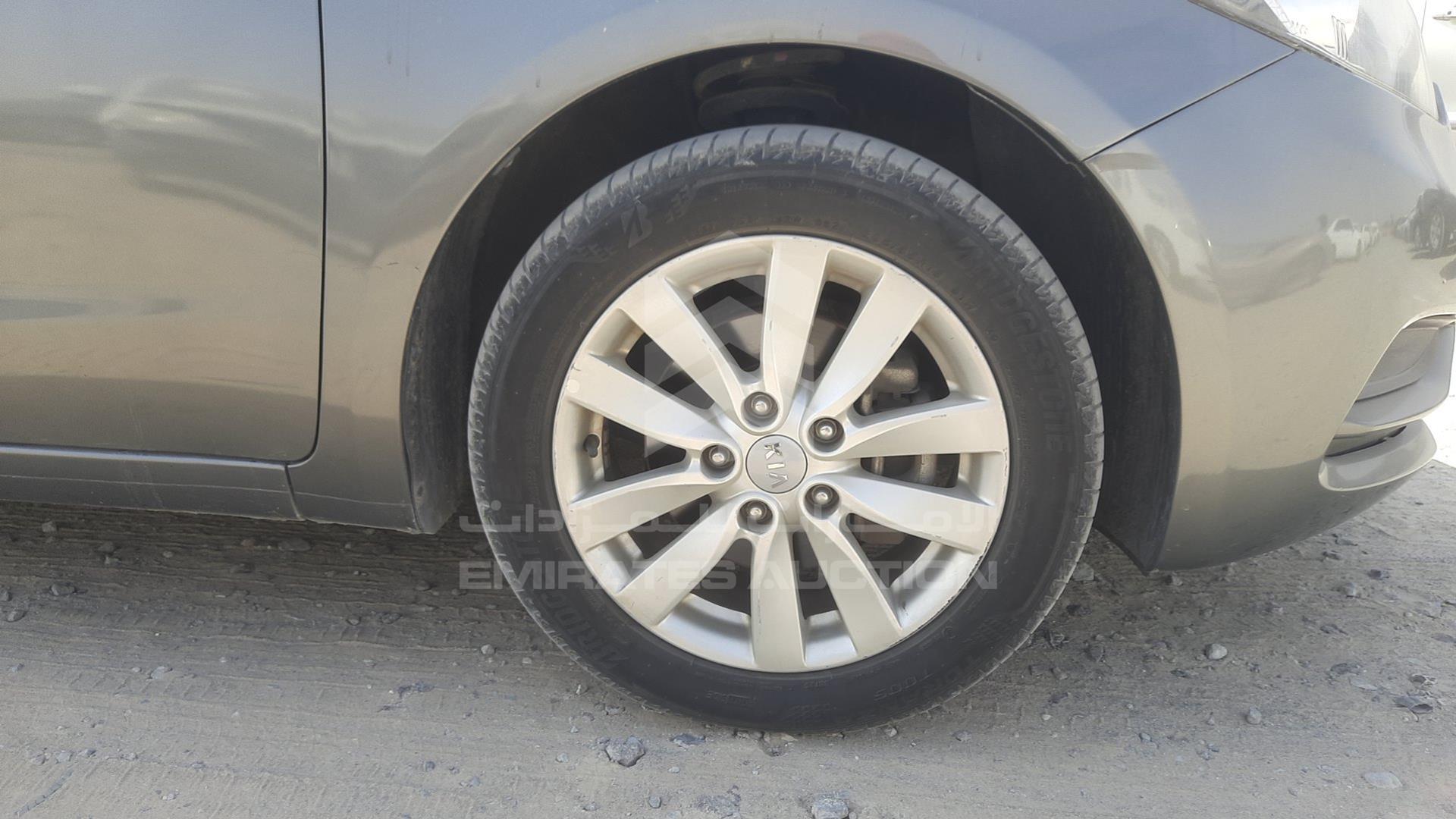 2016 KIA CERATO VIN: KNAFK4170G5553894