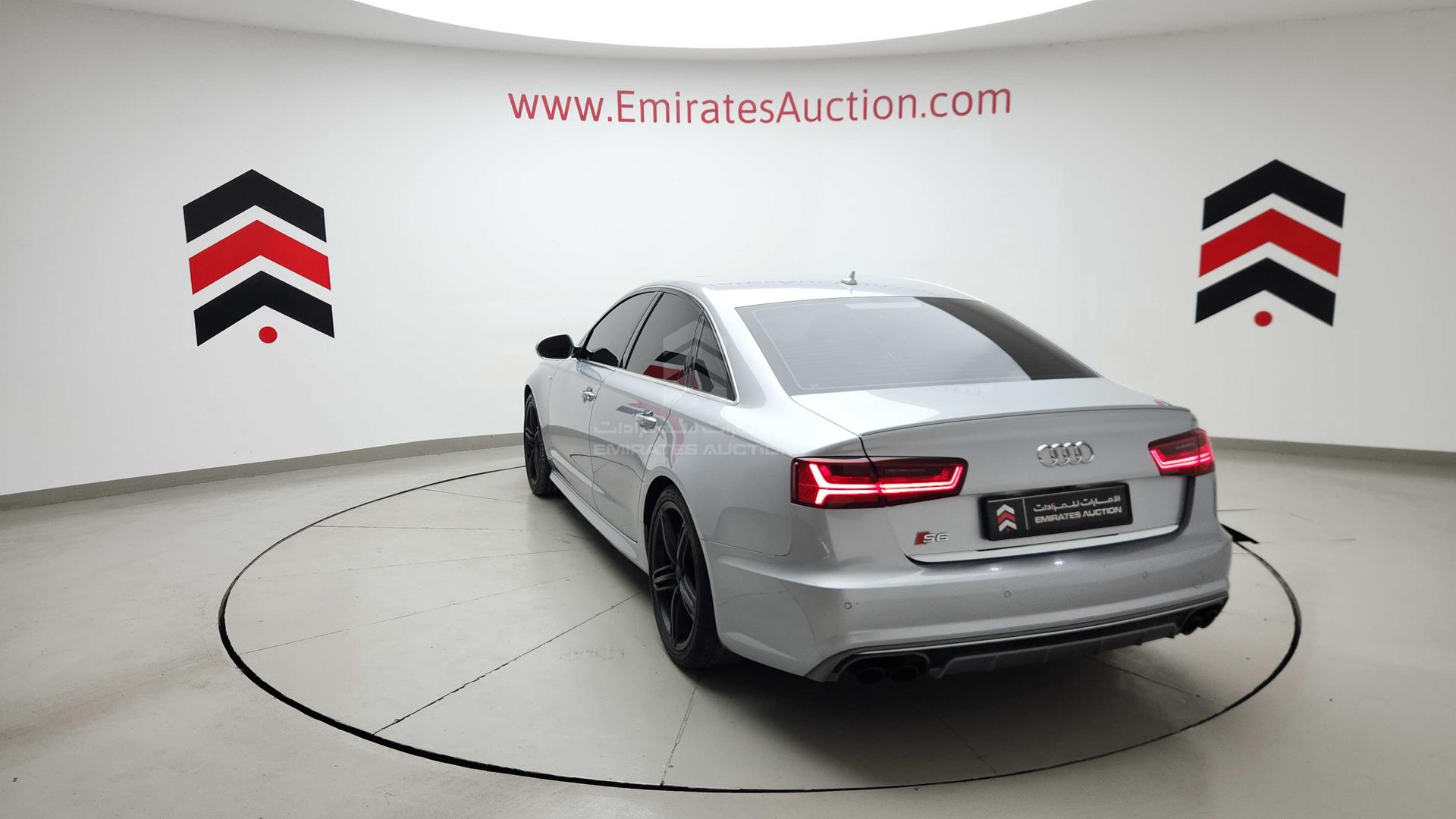 2016 AUDI S6 VIN: WAUB2CFCXGN006369