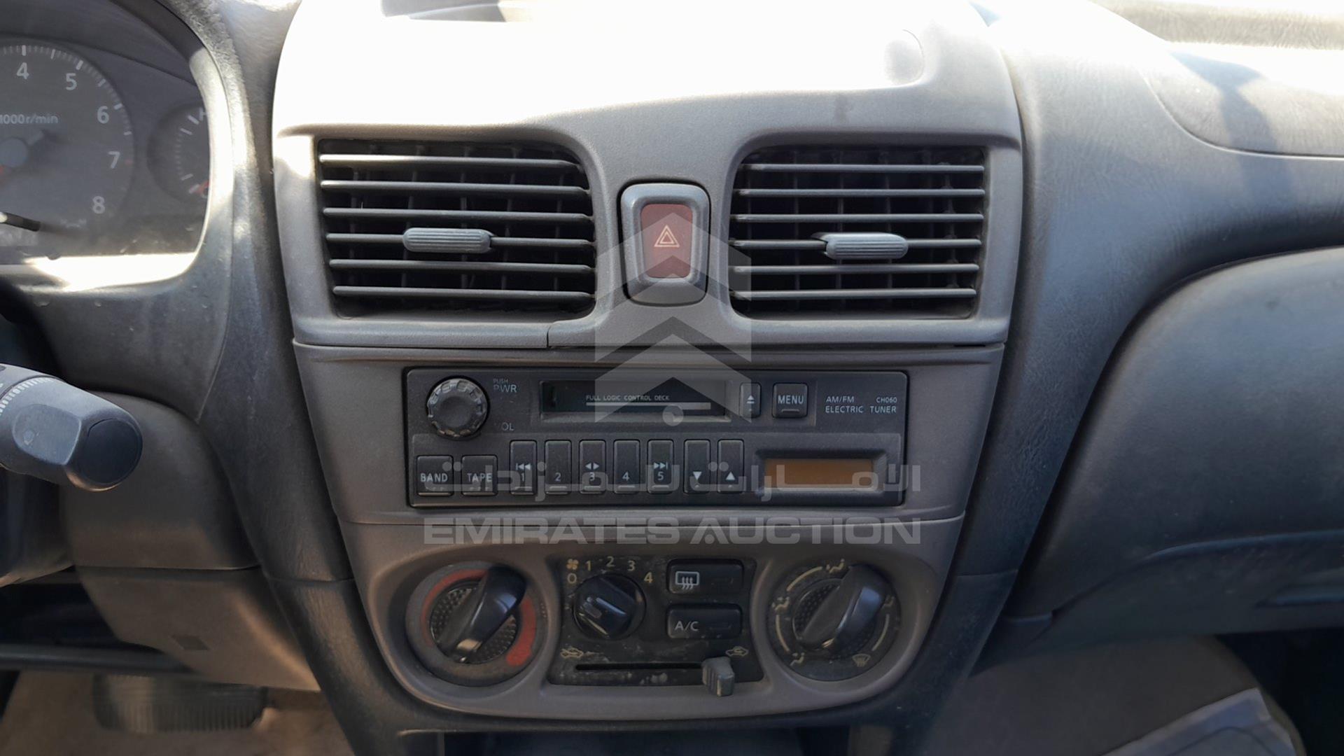 2004 NISSAN SUNNY VIN: JN1FN61C84W058399