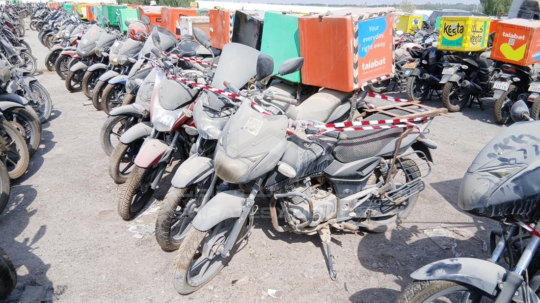 5 Motorbikes — Front Left Angle — Photo 7