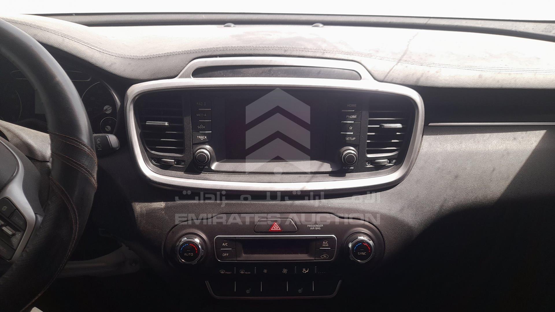 2019 KIA SORENTO VIN: 5XYPGDA54KG587151