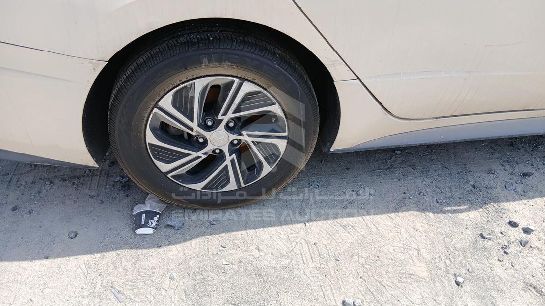 2021 Hyundai Sonata Hybrid — Rear Right Tyre — Photo 32