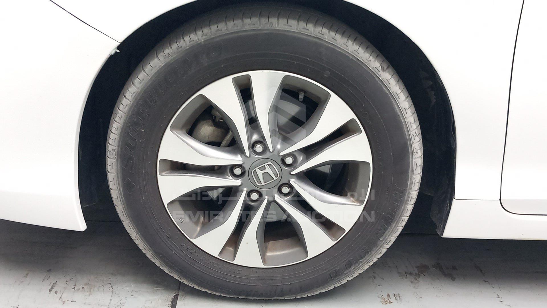 2015 HONDA ACCORD VIN: LUCCR2621F3401728