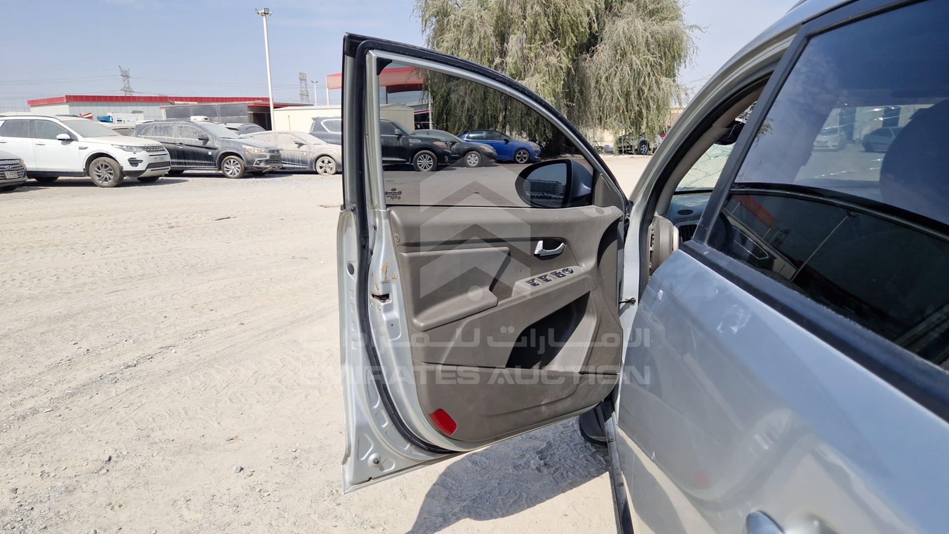 2011 KIA SPORTAGE VIN: KNAPB8116B7030318