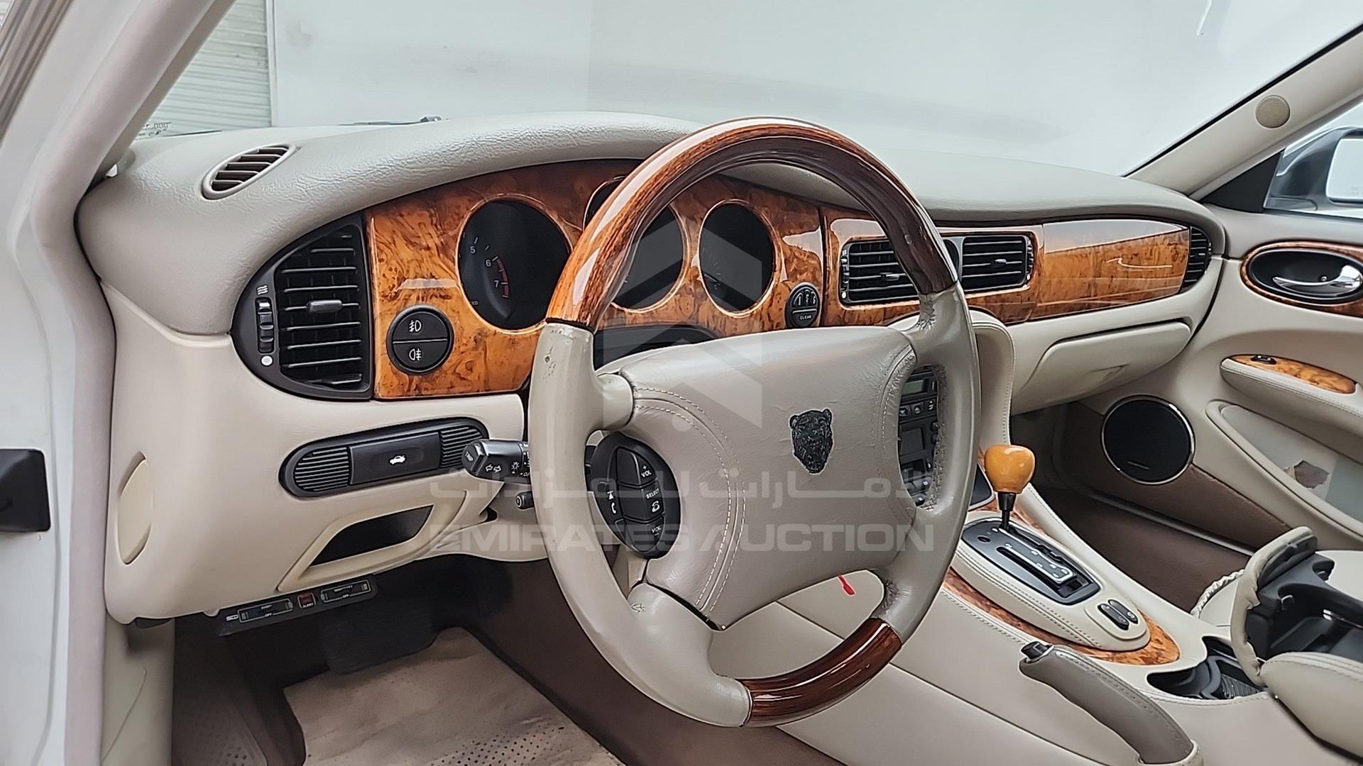 1999 JAGUAR X J 8 VIN: SAJKD684XXC868976