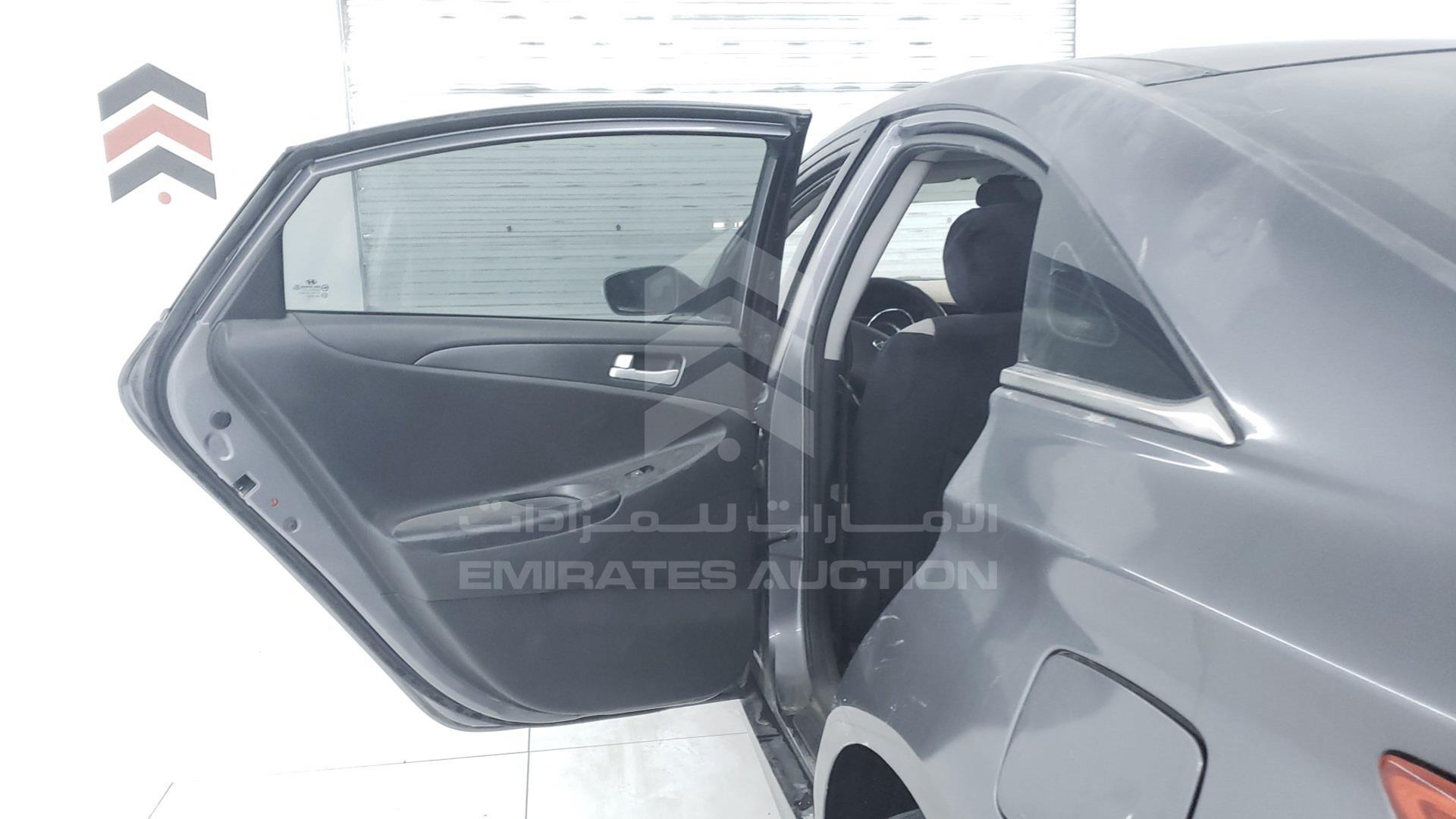2012 HYUNDAI SONATA VIN: KMHEB41C3CA403156