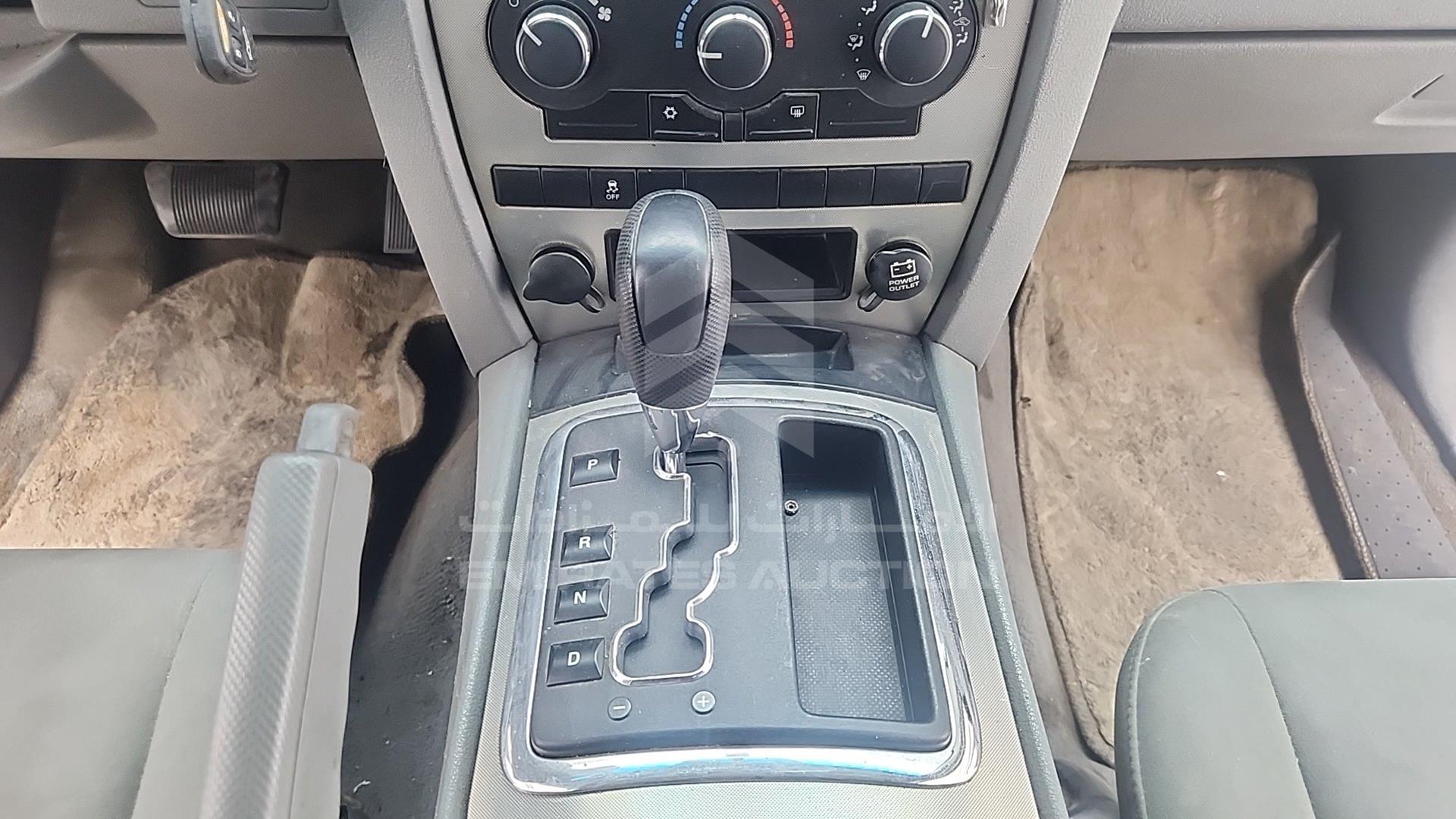 2007 JEEP GRAND CHEROKEE VIN: 1J8GR48K57C534467