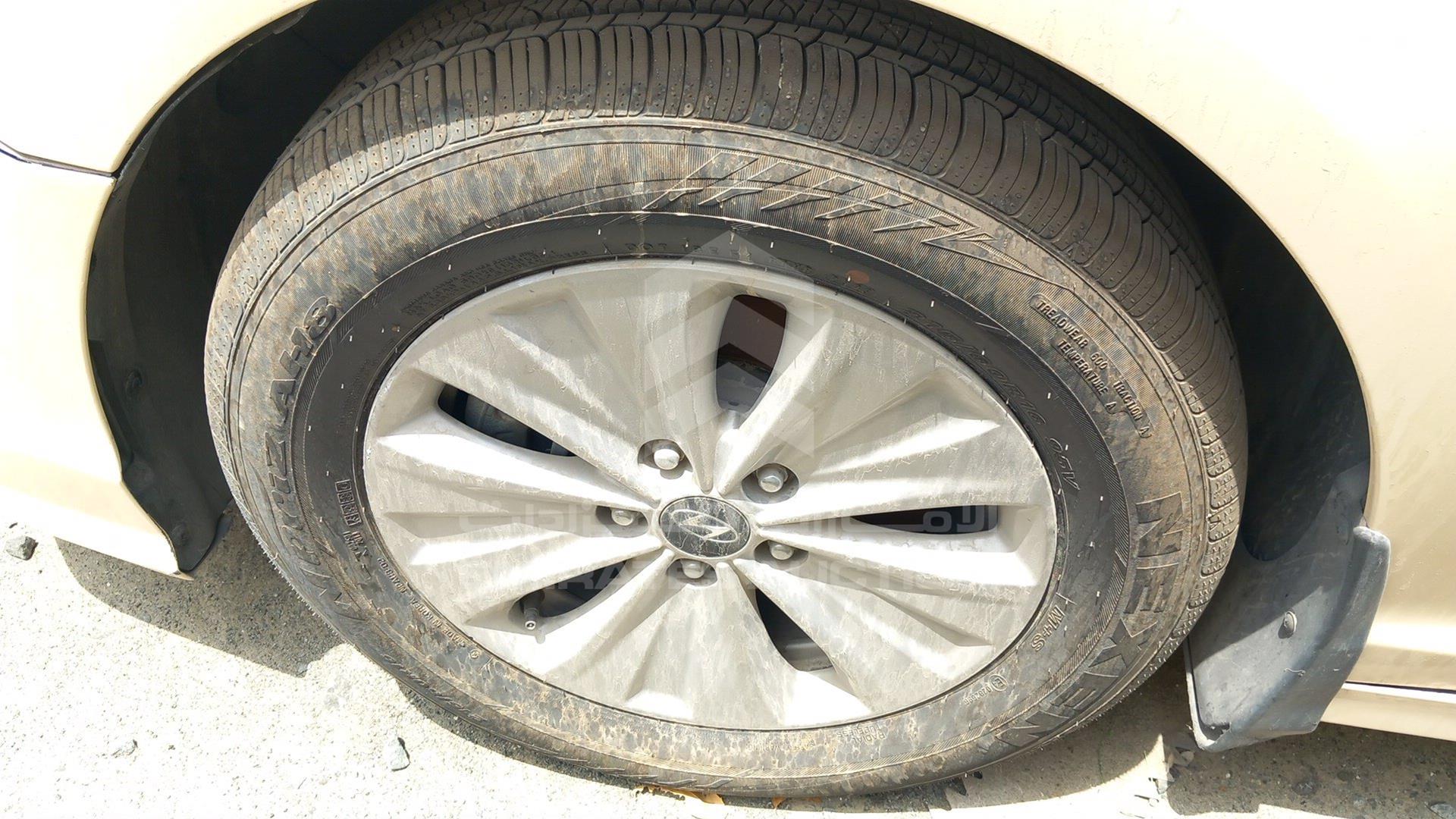 2019 HYUNDAI SONATA VIN: KMHE24132KA092933