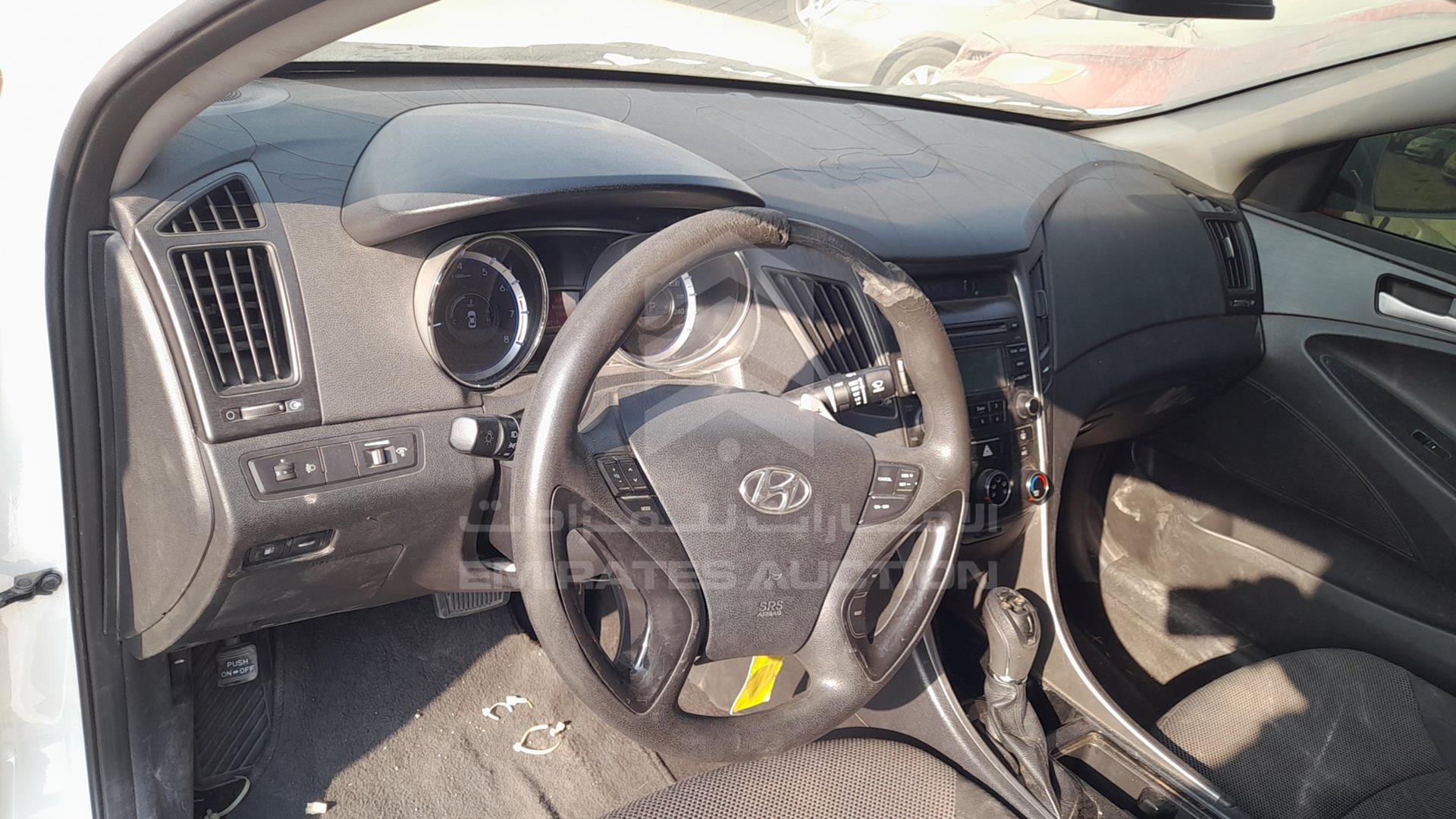 2014 HYUNDAI SONATA VIN: KMHEB41C7EA624942