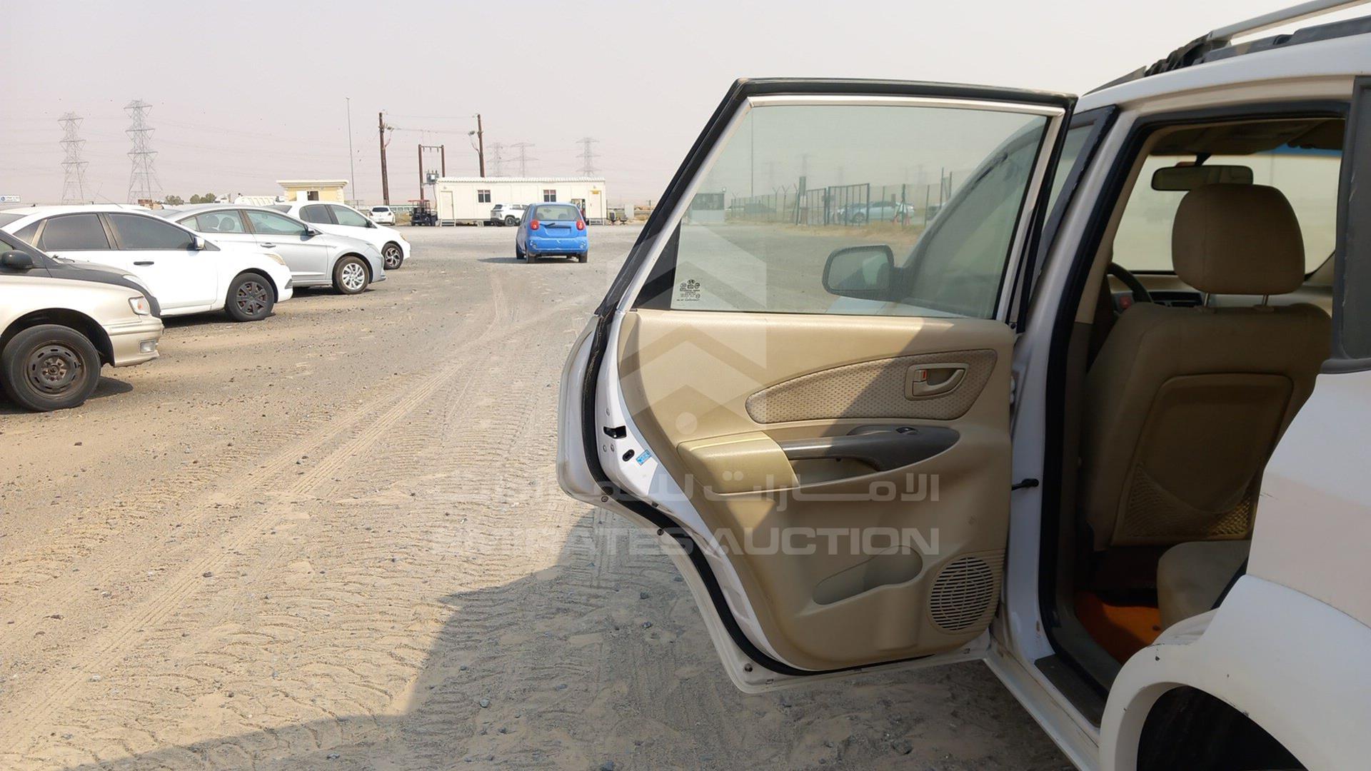 2009 HYUNDAI TUCSON VIN: KMHJM81B19U945936
